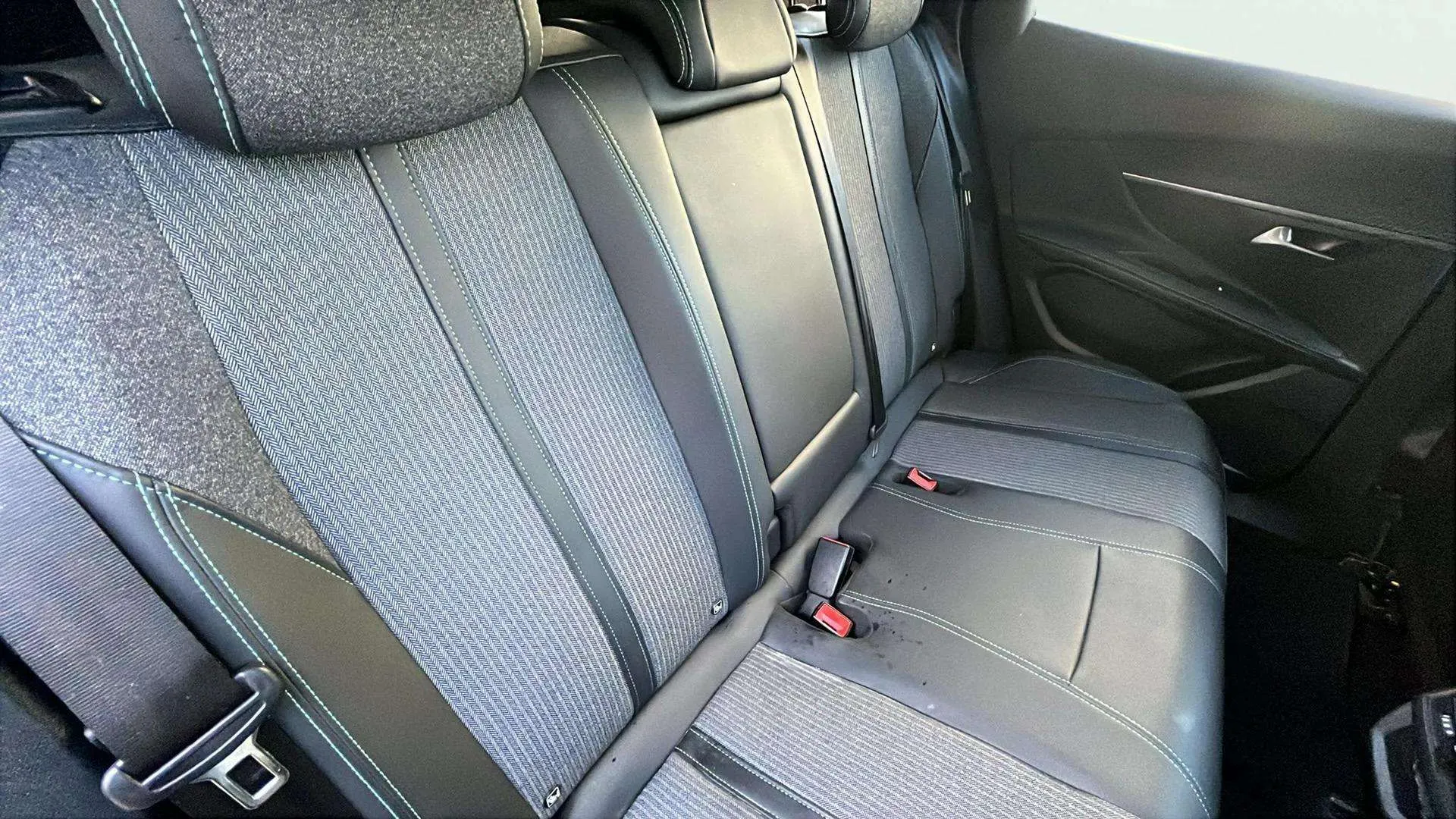 Peugeot 3008 225 e-EAT8 Allure - foto 19