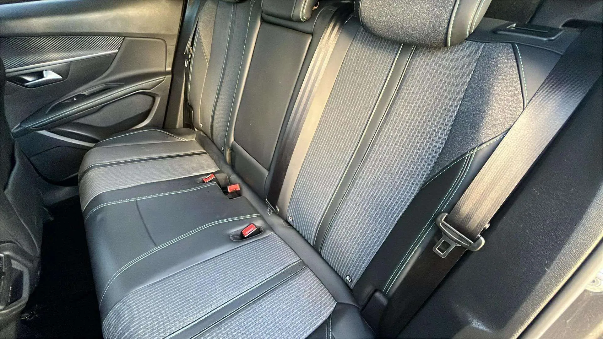 Peugeot 3008 225 e-EAT8 Allure - foto 18