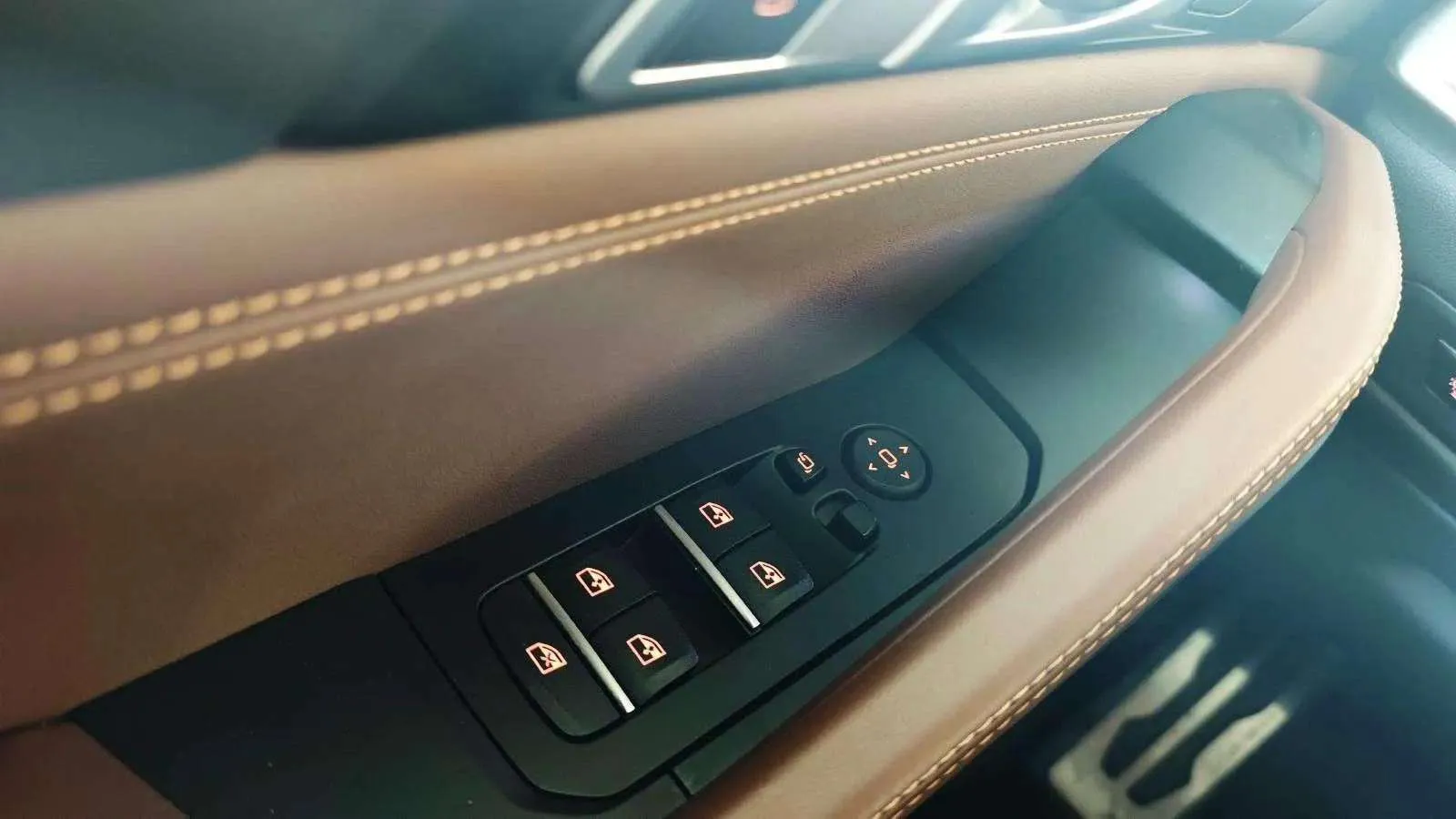 BMW X6 M60i xDrive - foto 27