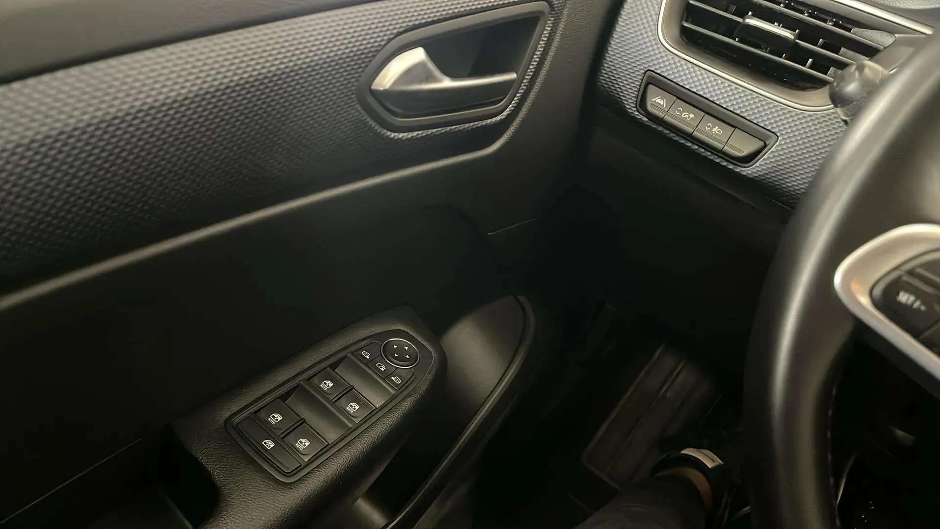 Renault Arkana Evolution TCe EDC mild hybr - foto 21