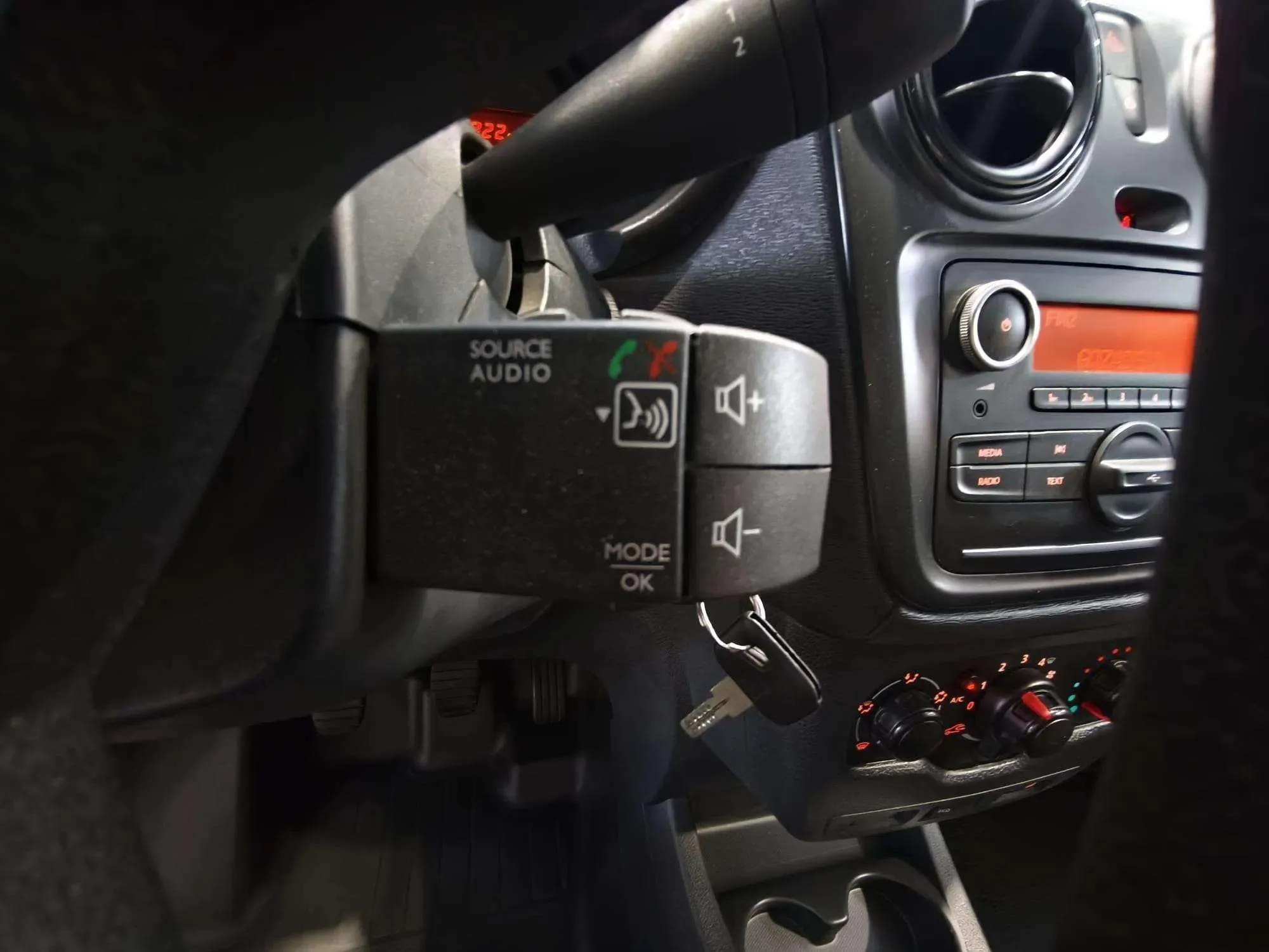 Dacia Dokker SL 2019 1.6 GLP 18 - foto 12