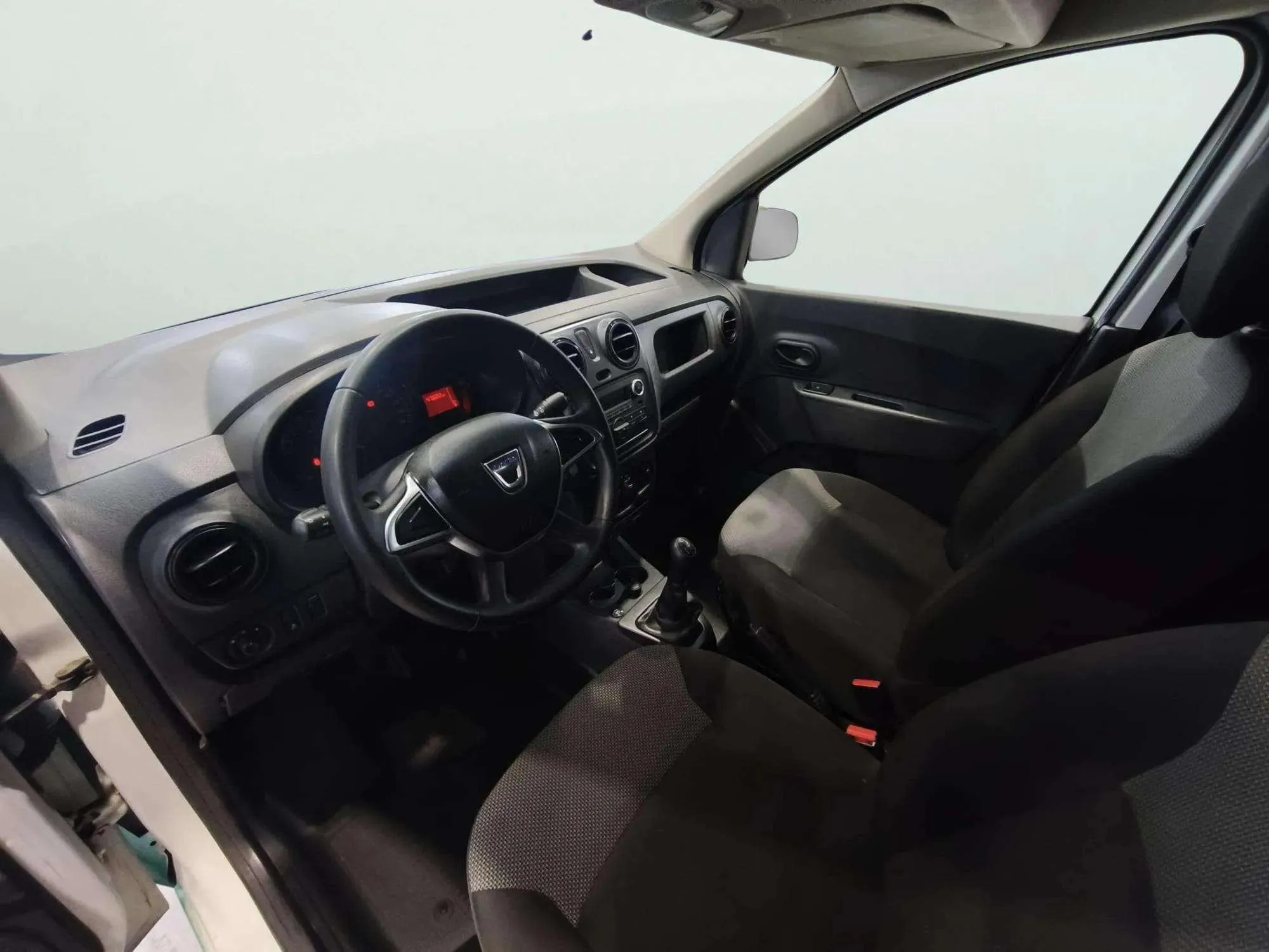 Dacia Dokker SL 2019 1.6 GLP 18 - foto 9