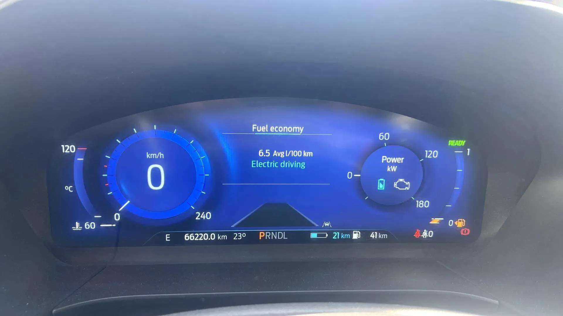 Ford Kuga ST-Line 2.5 Duratec PHEV - foto 17