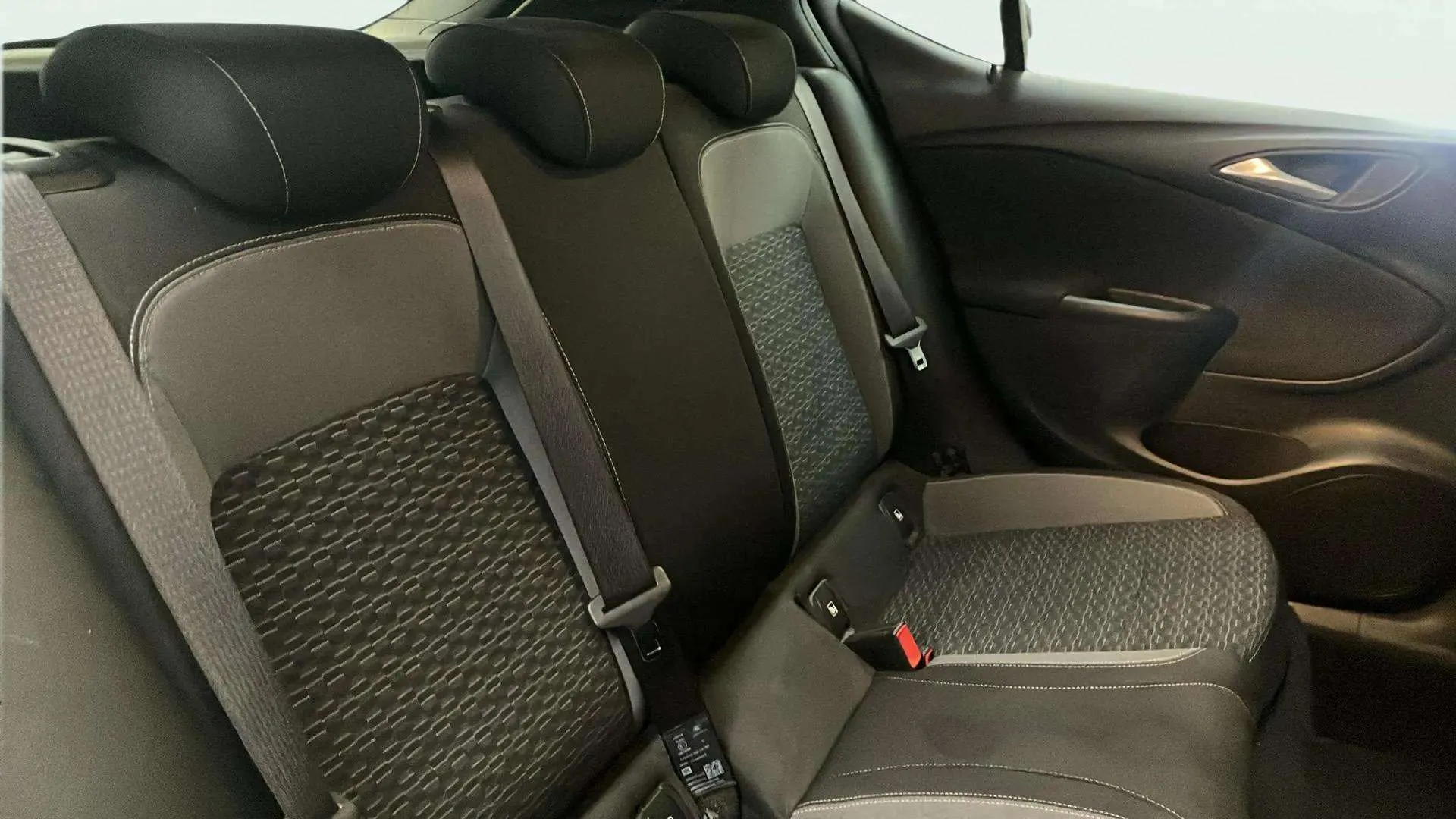 Opel Astra 1.2T SHT Business Elegance - foto 13