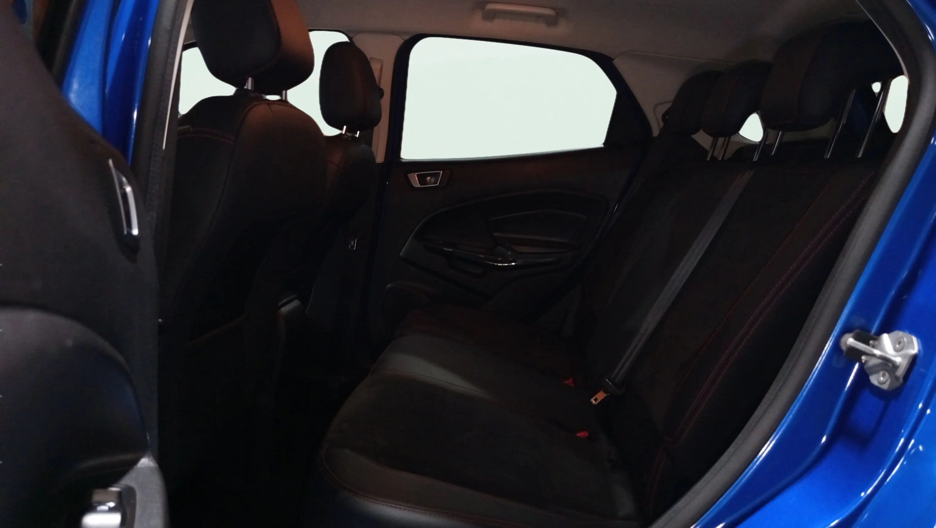 Ford EcoSport 1.0T EcoBoost ST Line - foto 19