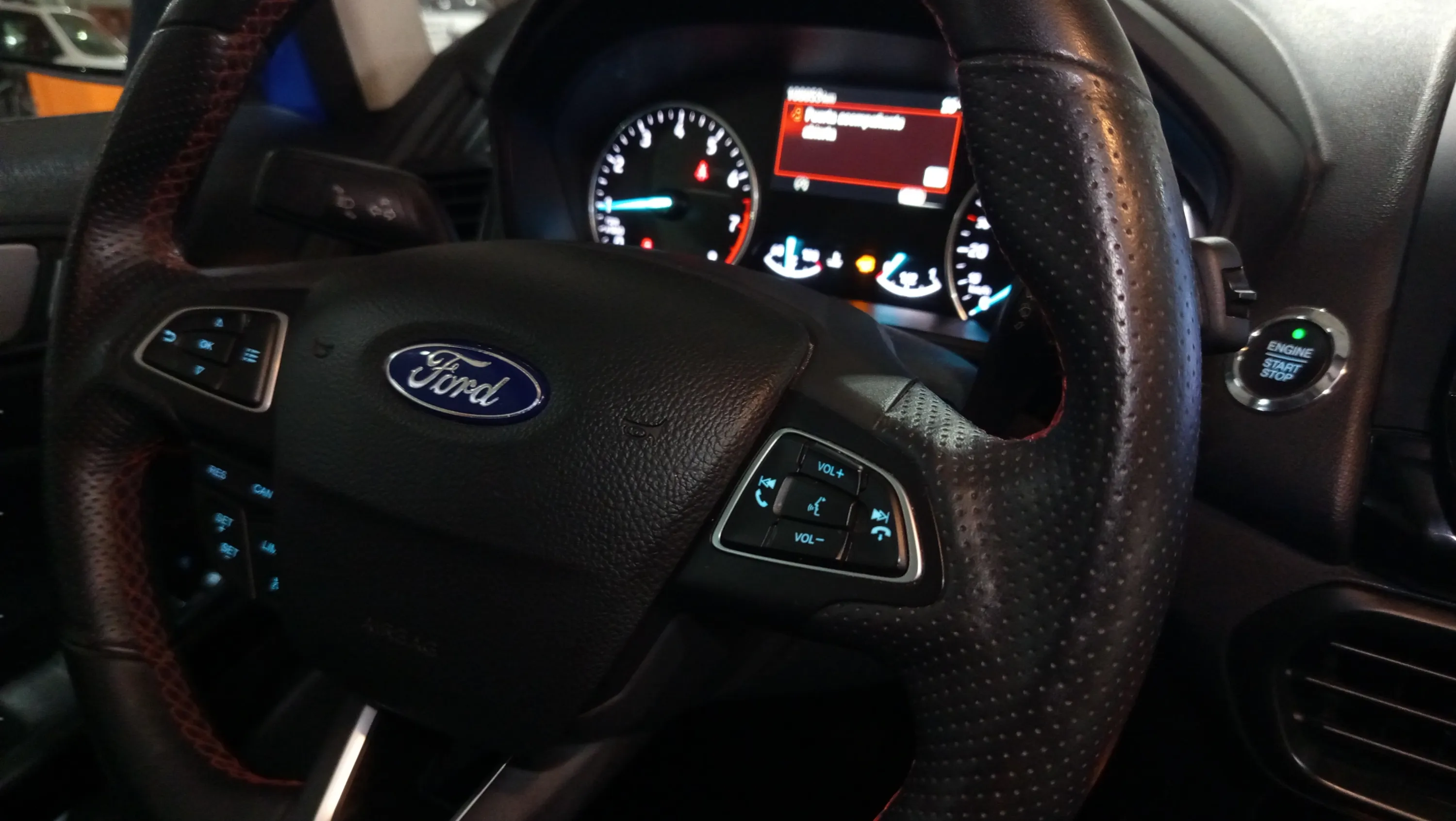 Ford EcoSport 1.0T EcoBoost ST Line - foto 32