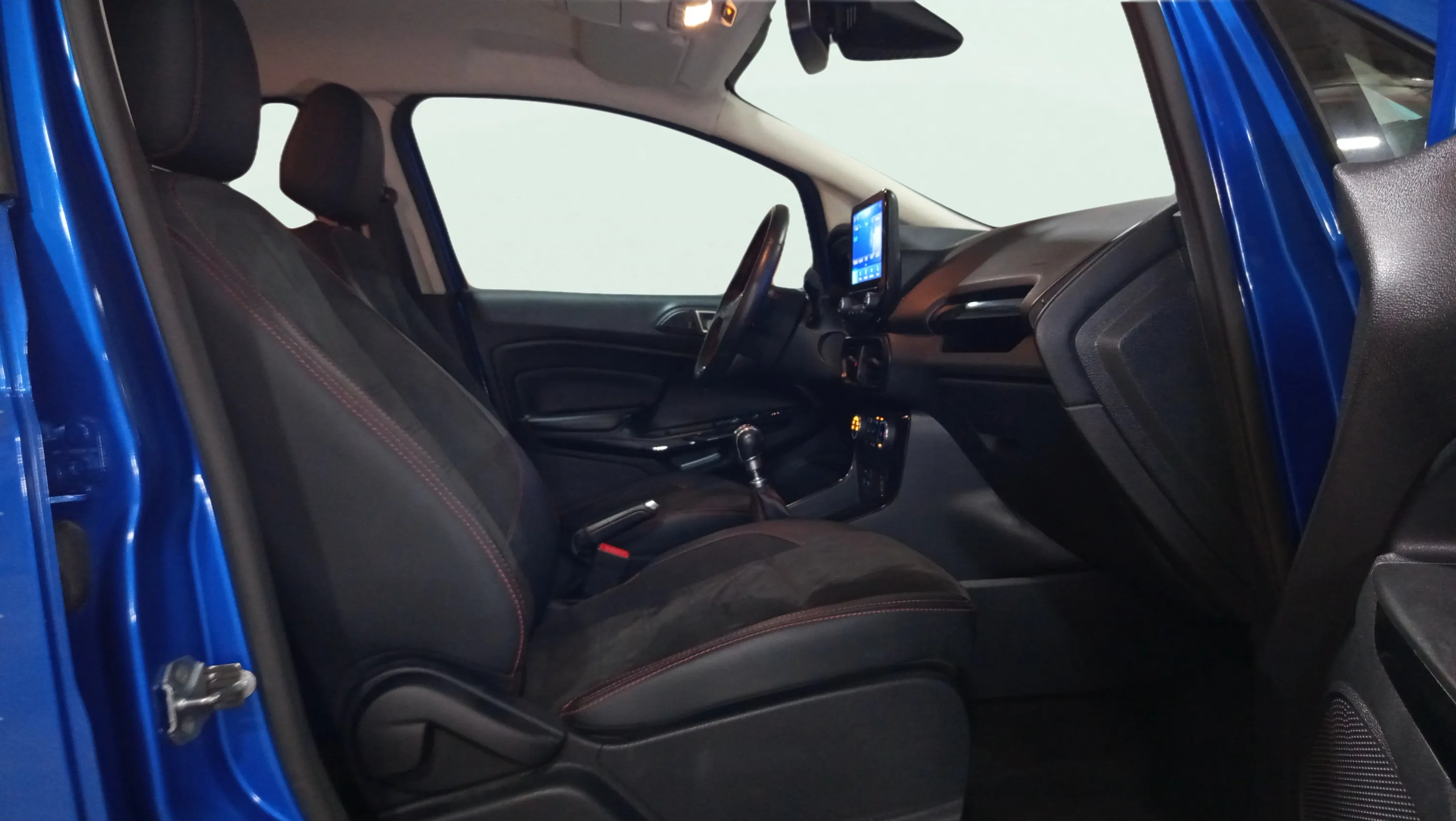 Ford EcoSport 1.0T EcoBoost ST Line - foto 23