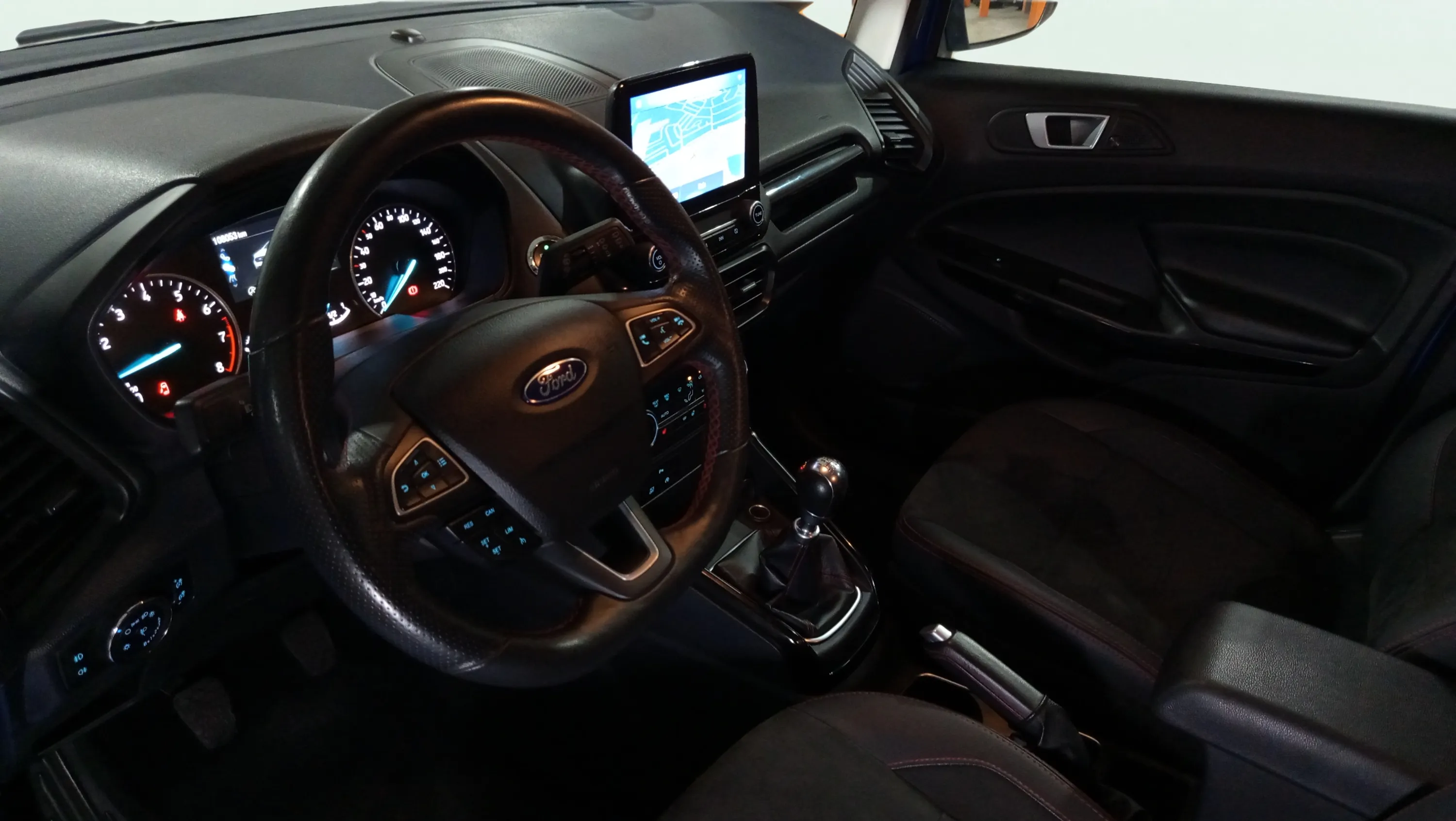 Ford EcoSport 1.0T EcoBoost ST Line - foto 25