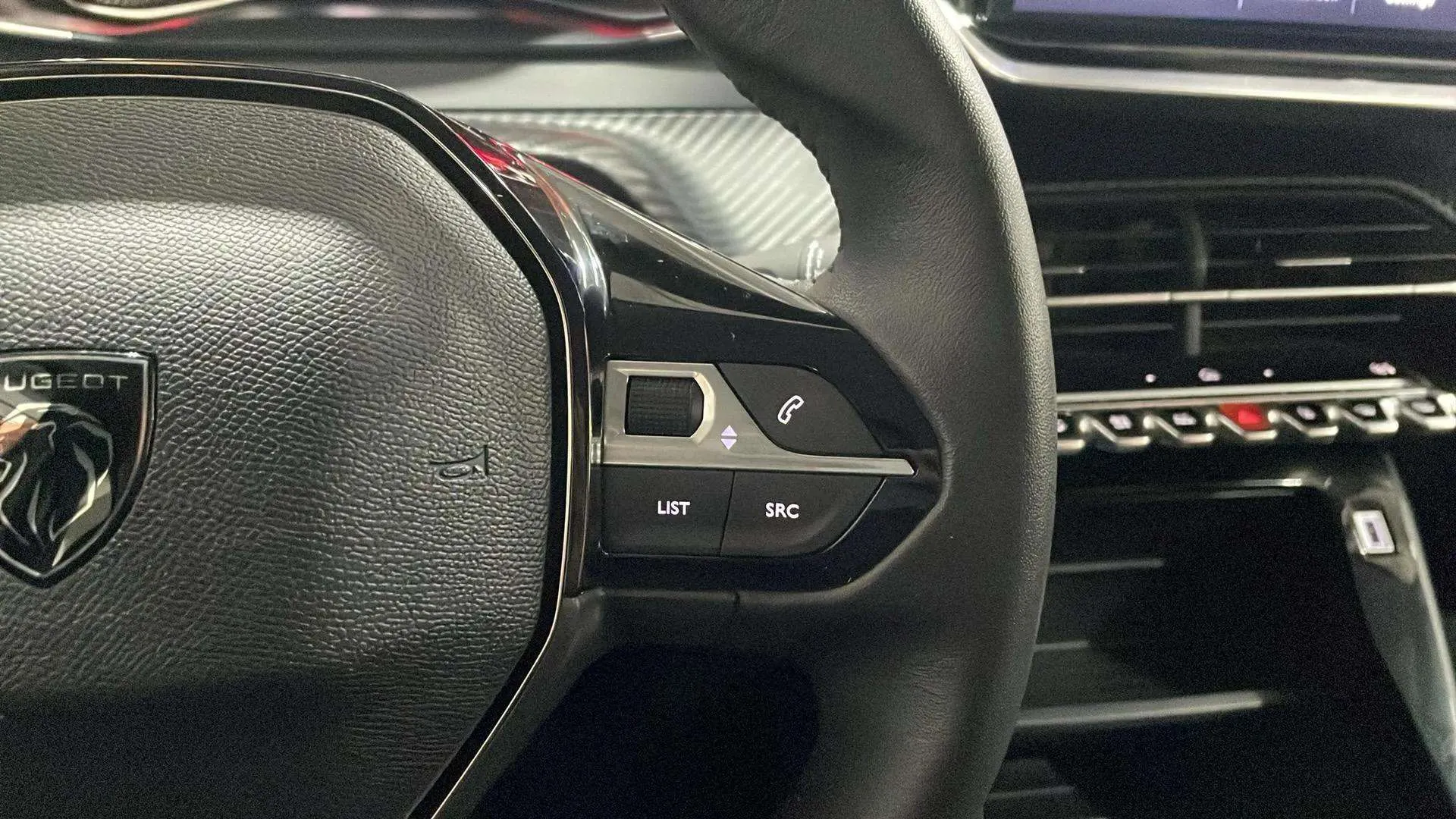 Peugeot 208 Allure PureTech 100 - foto 13