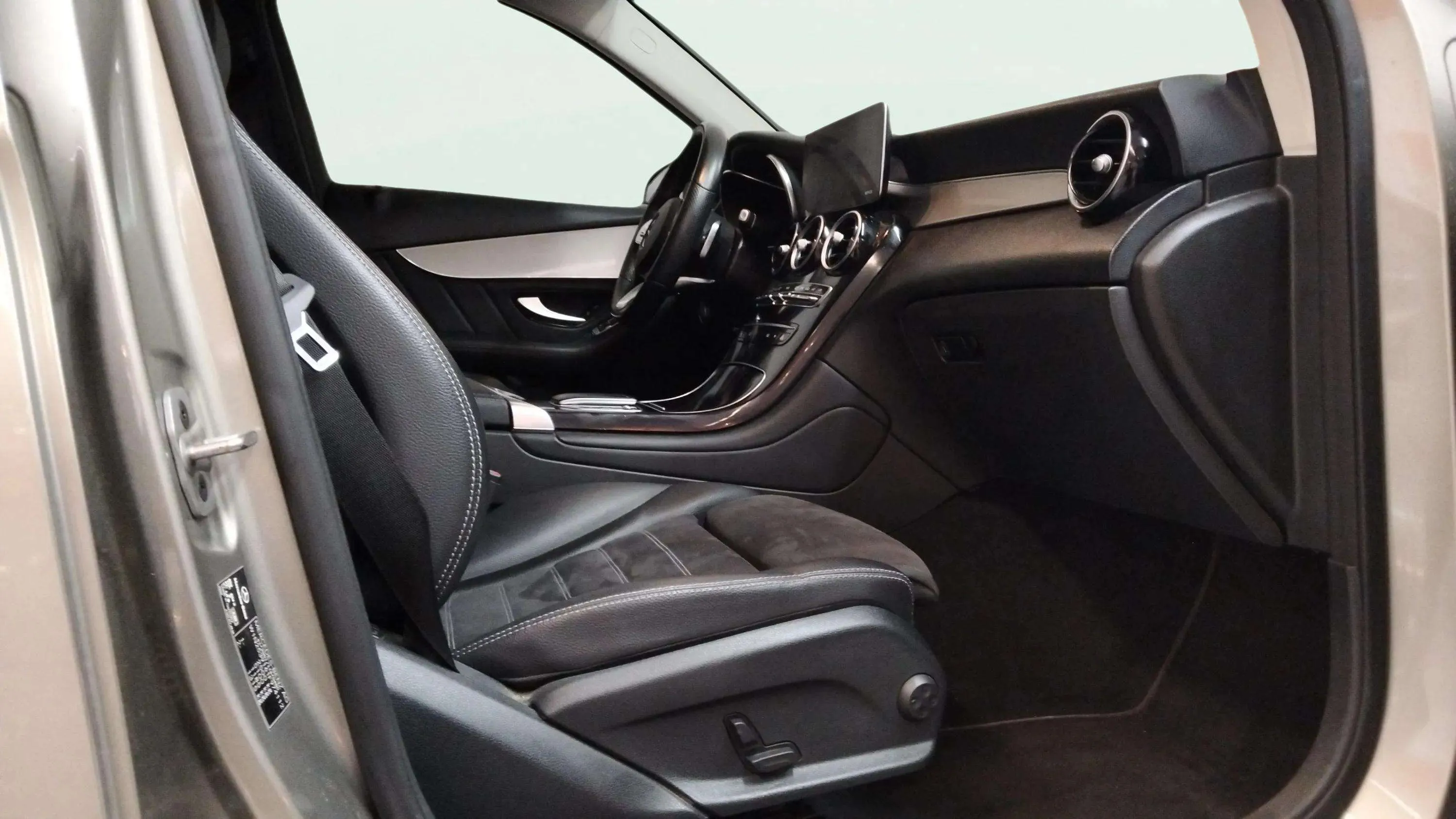 Mercedes-Benz GLC 200 d 4MATIC - foto 11