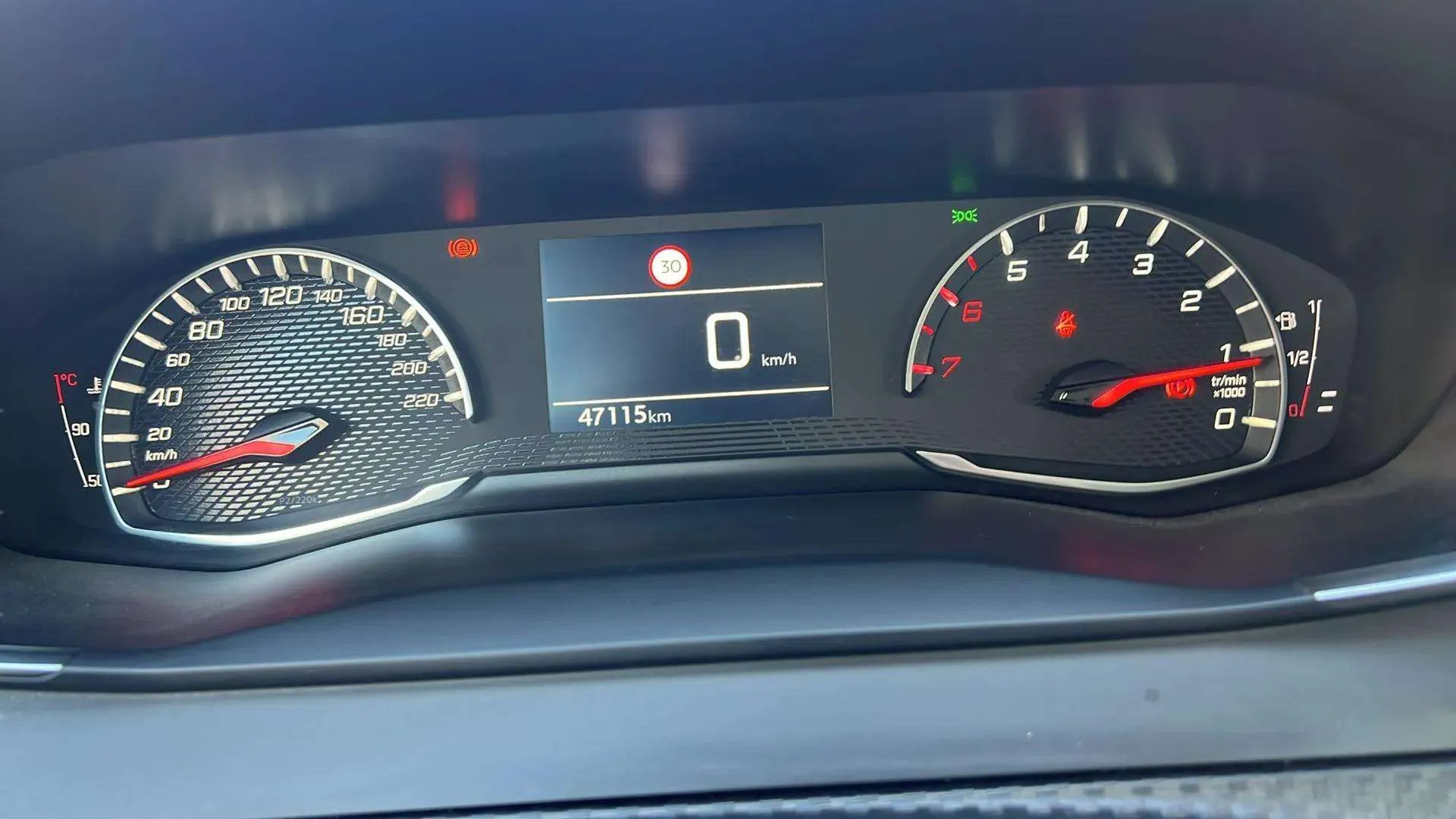 Peugeot 208 Active PureTech 100 - foto 13