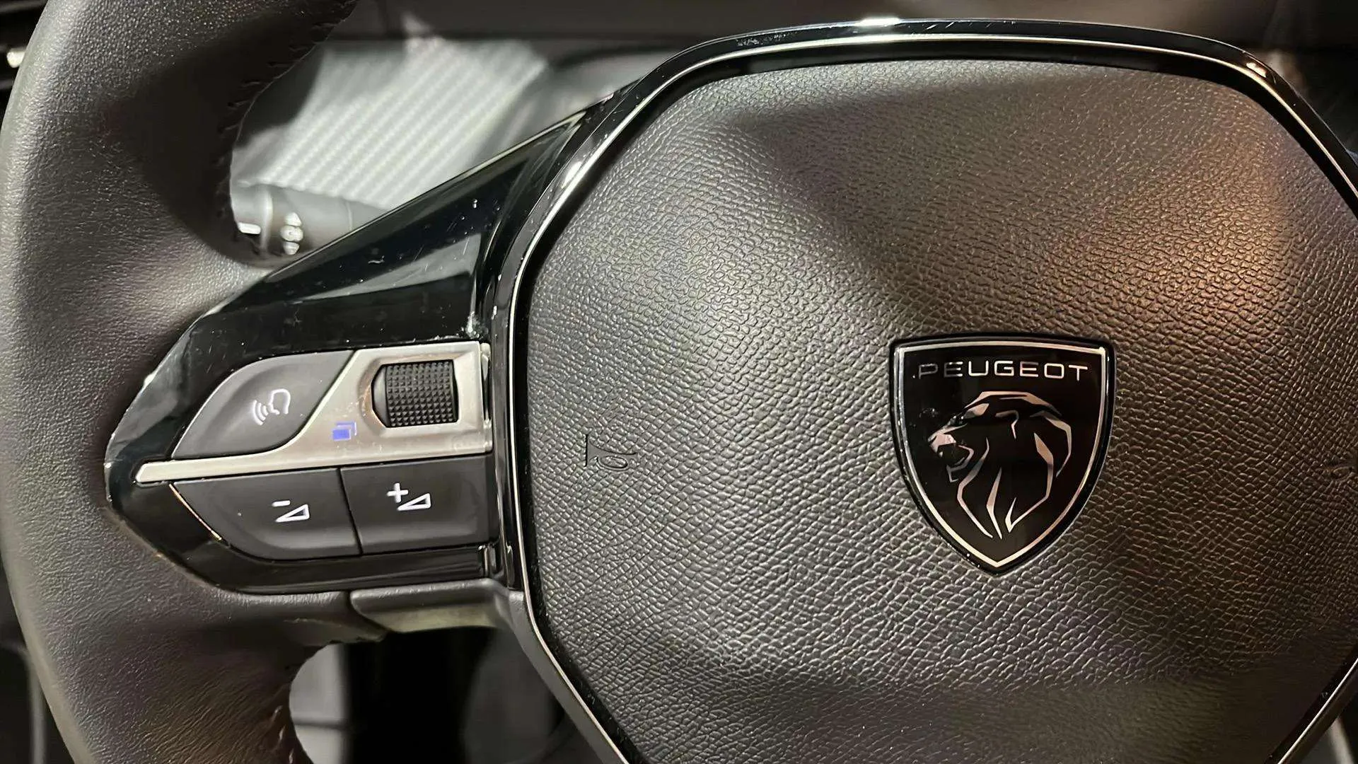 Peugeot 208 Active PureTech 100 - foto 17