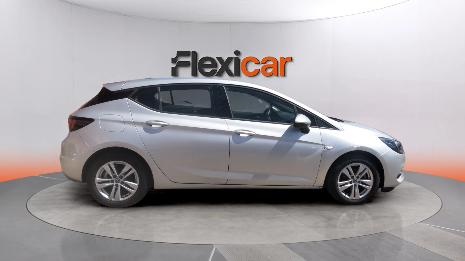 Opel Astra 1.2T SHT Business Elegance - foto 8