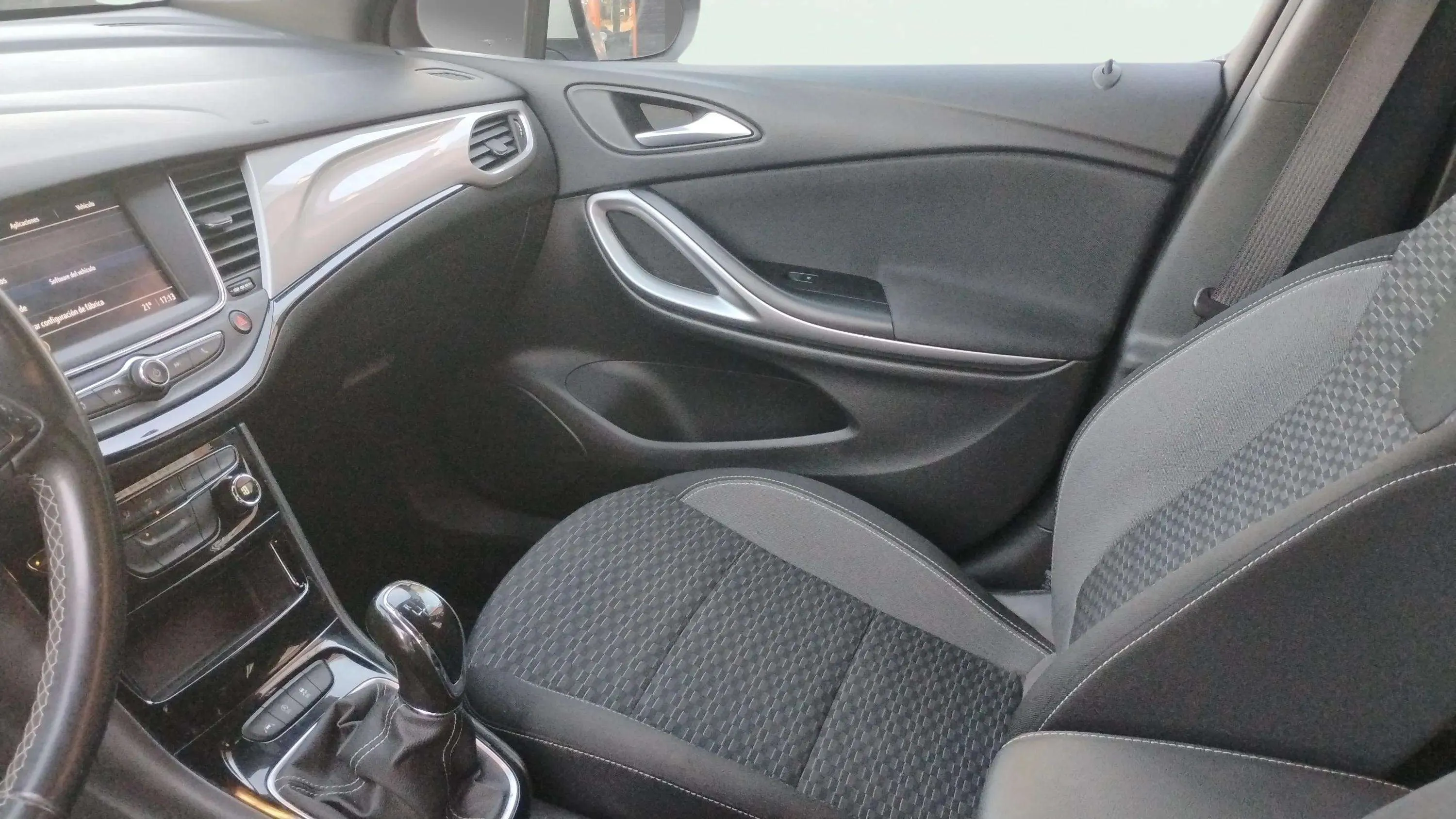Opel Astra 1.2T SHT GS Line - foto 12