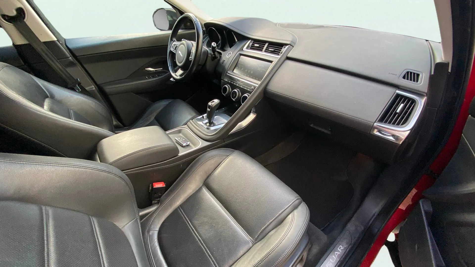 Jaguar E-Pace 2.0D SE 4WD - foto 18