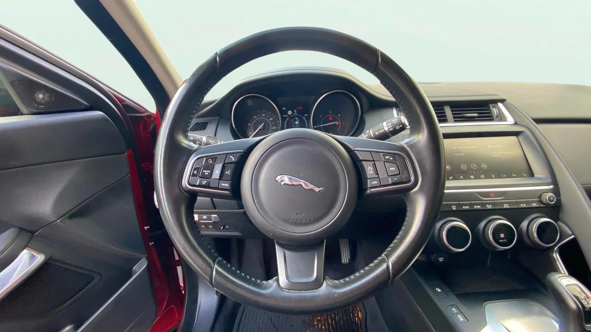 Jaguar E-Pace 2.0D SE 4WD - foto 10