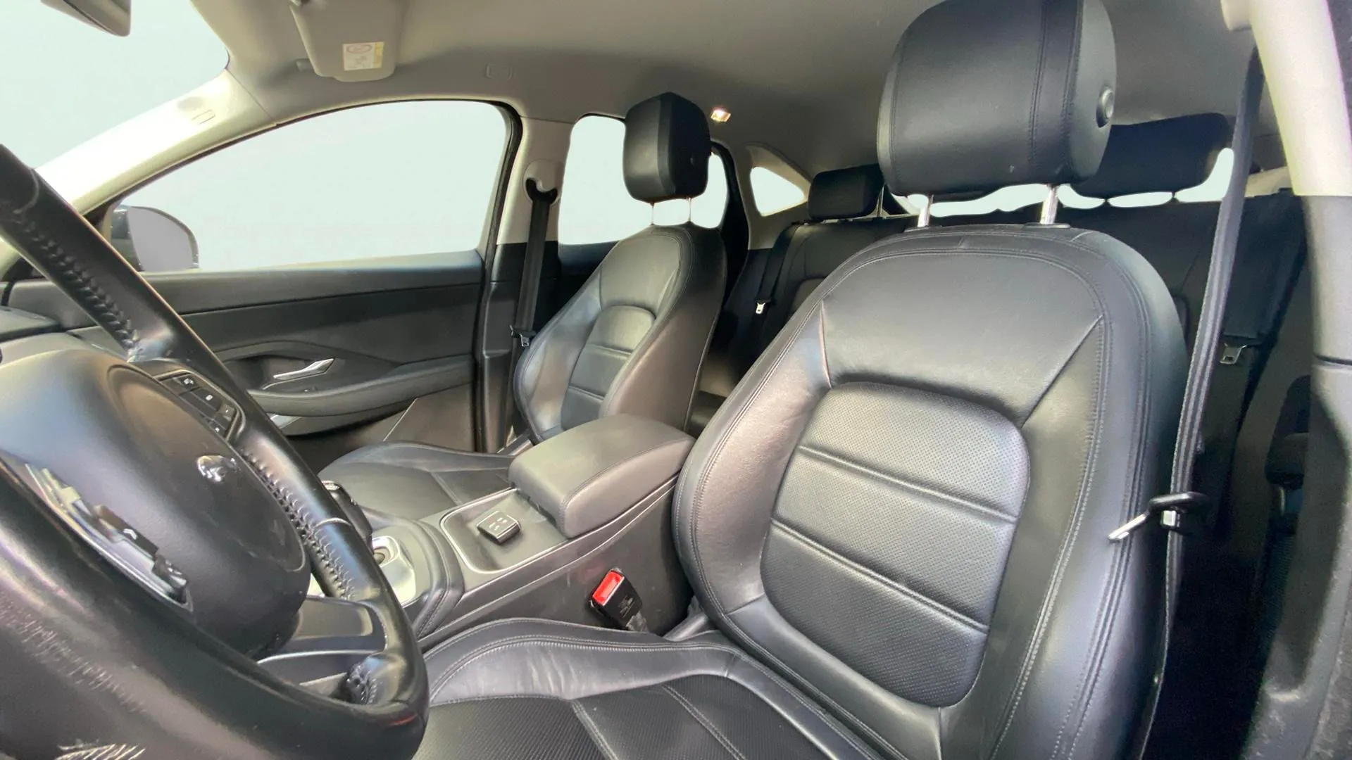 Jaguar E-Pace 2.0D SE 4WD - foto 17