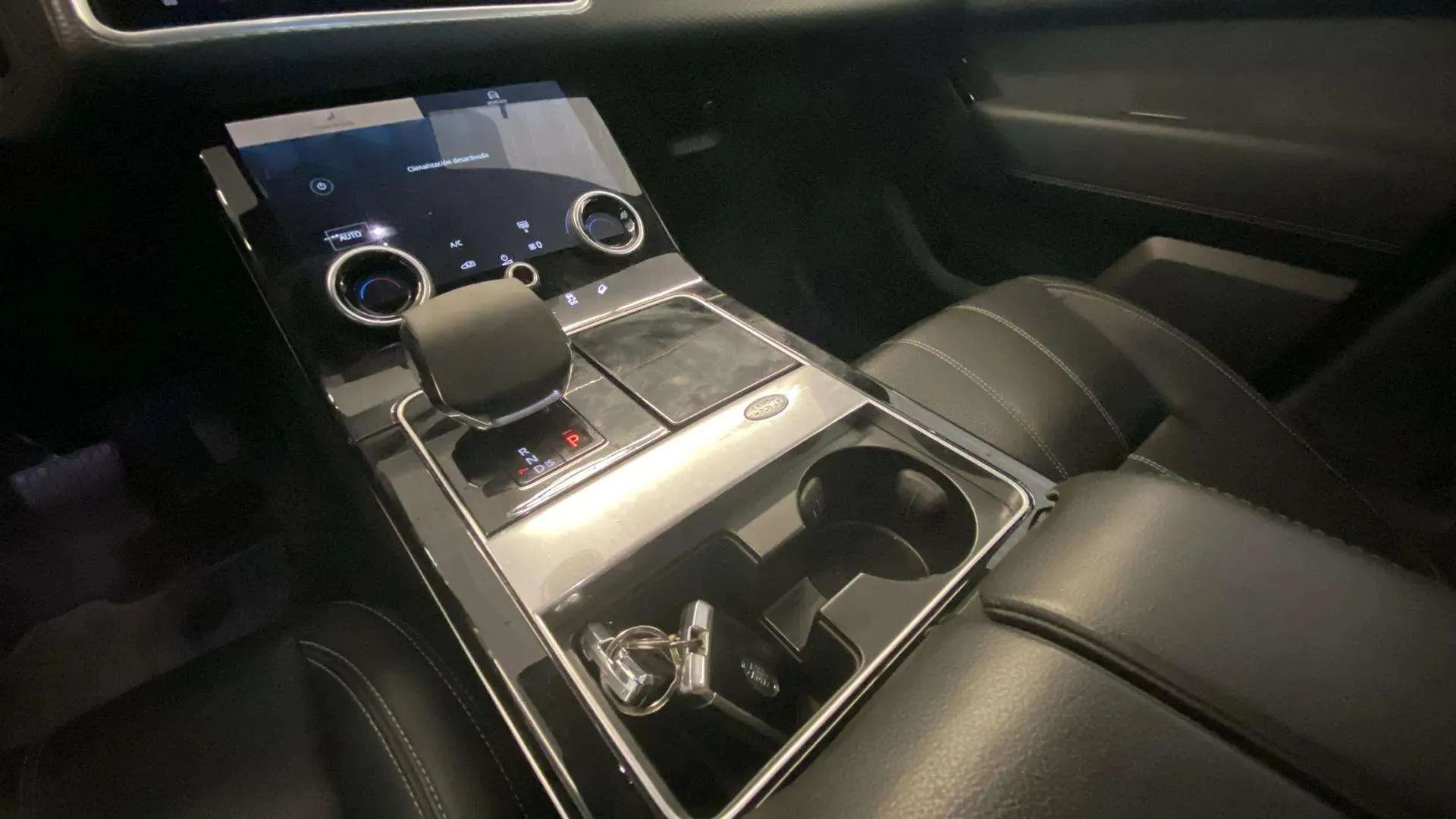 Land Rover Range Rover Velar 2.0D I4 4WD - foto 16