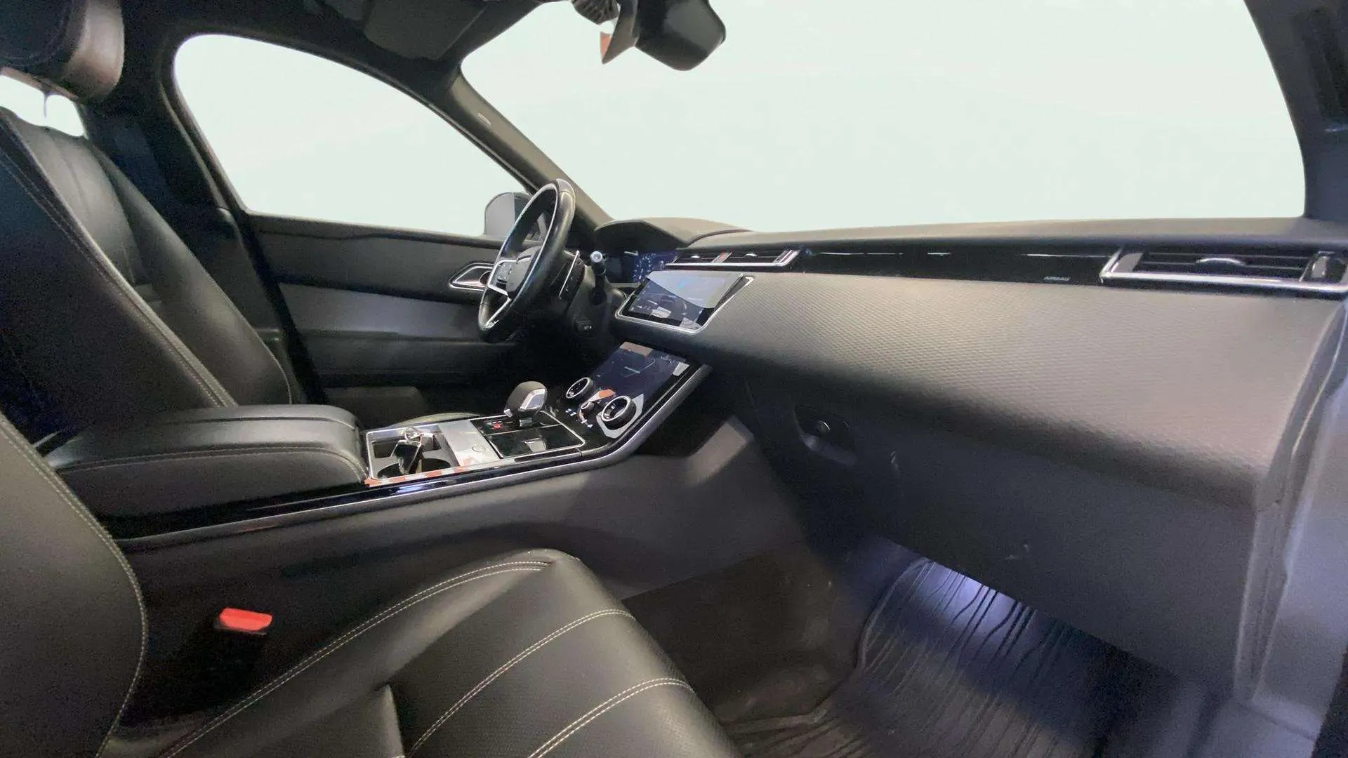 Land Rover Range Rover Velar 2.0D I4 4WD - foto 19