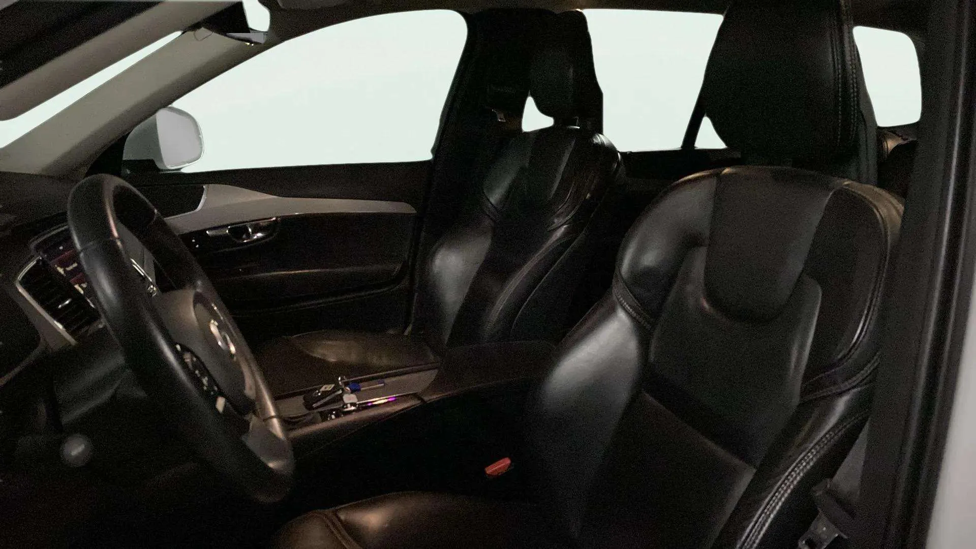 Volvo XC90 2.0 D4 Momentum - foto 12