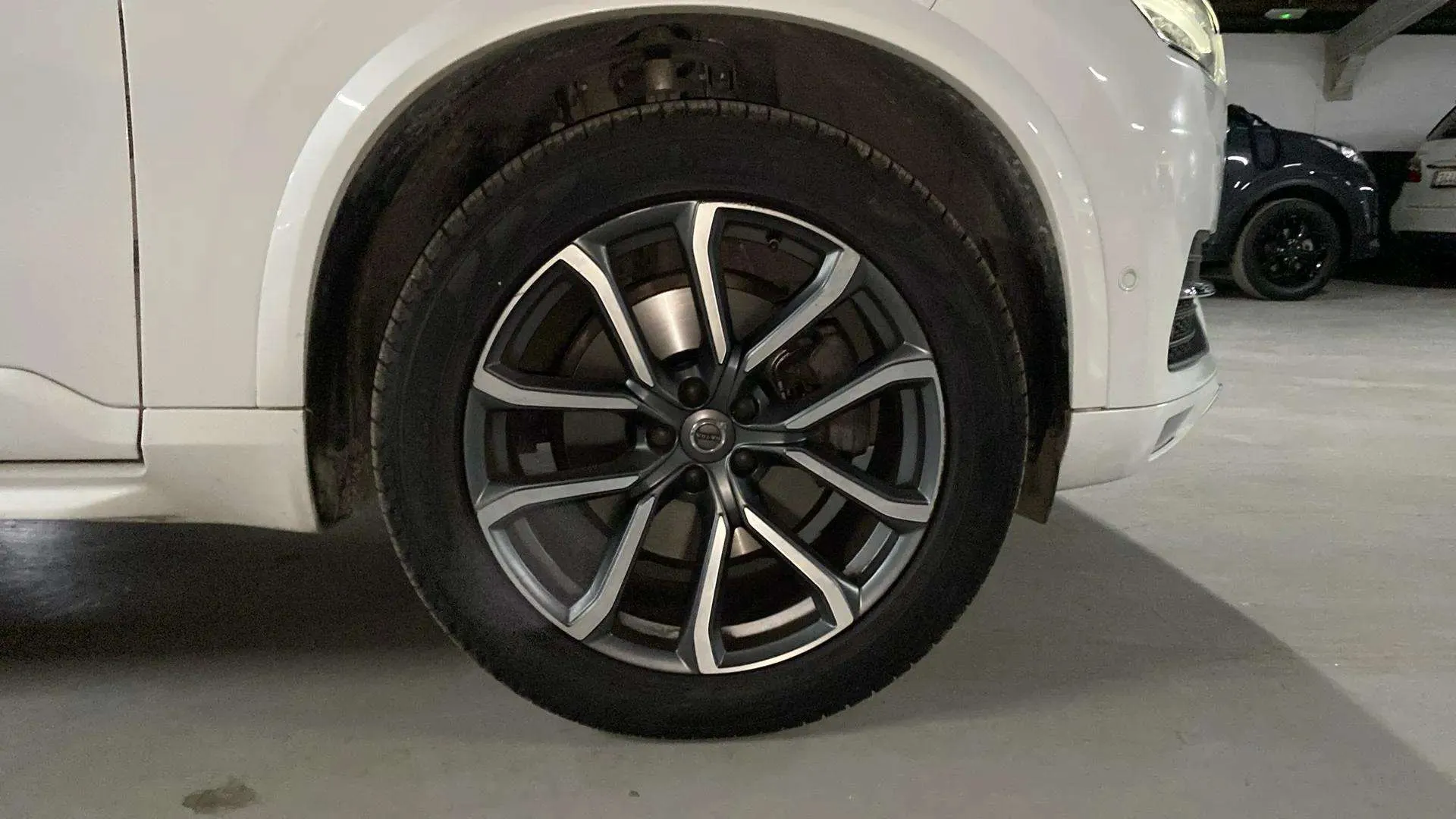 Volvo XC90 2.0 D4 Momentum - foto 22