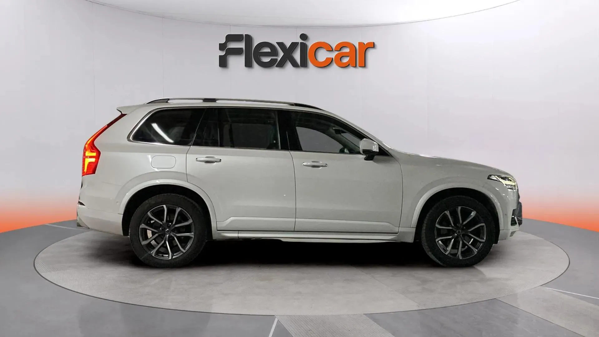 Volvo XC90 2.0 D4 Momentum - foto 5