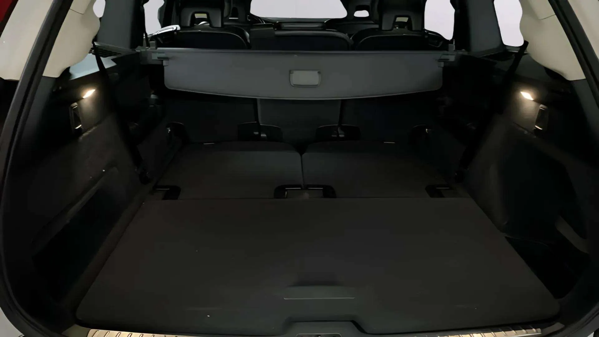 Volvo XC90 2.0 D4 Momentum - foto 21