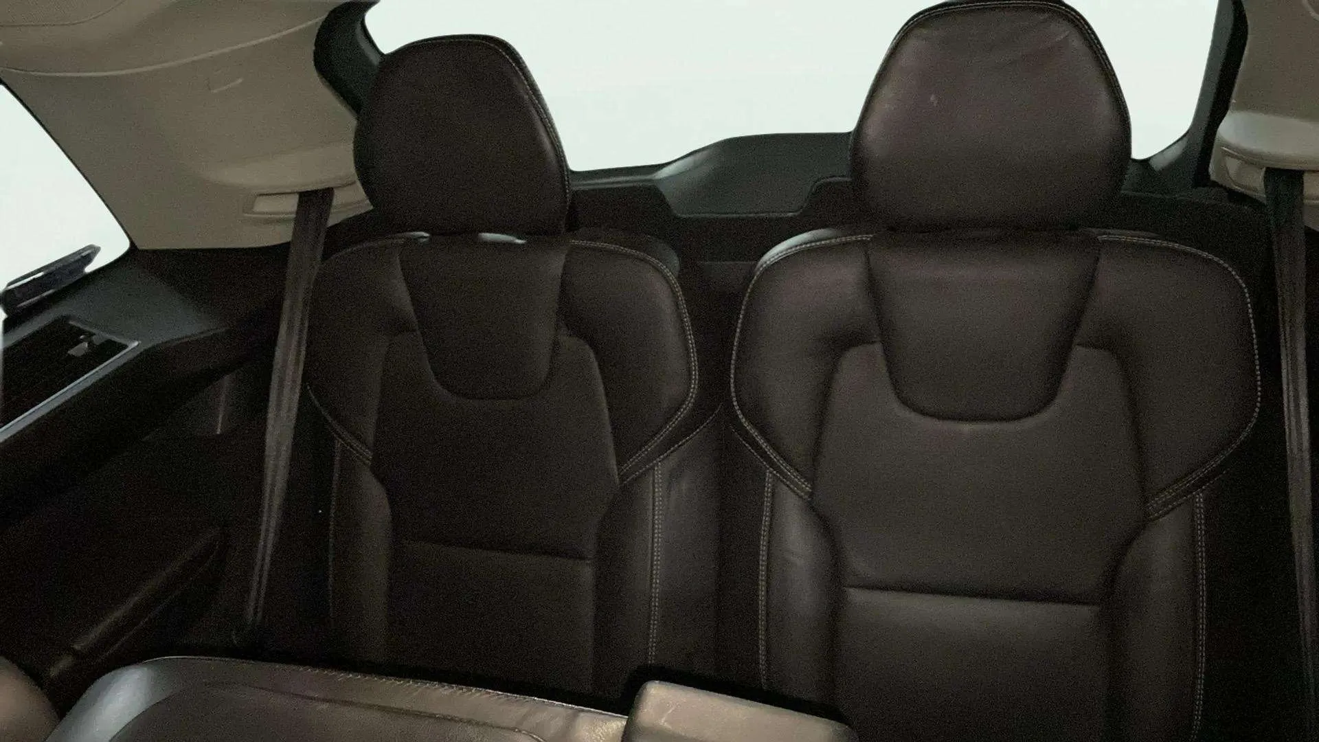 Volvo XC90 2.0 D4 Momentum - foto 17