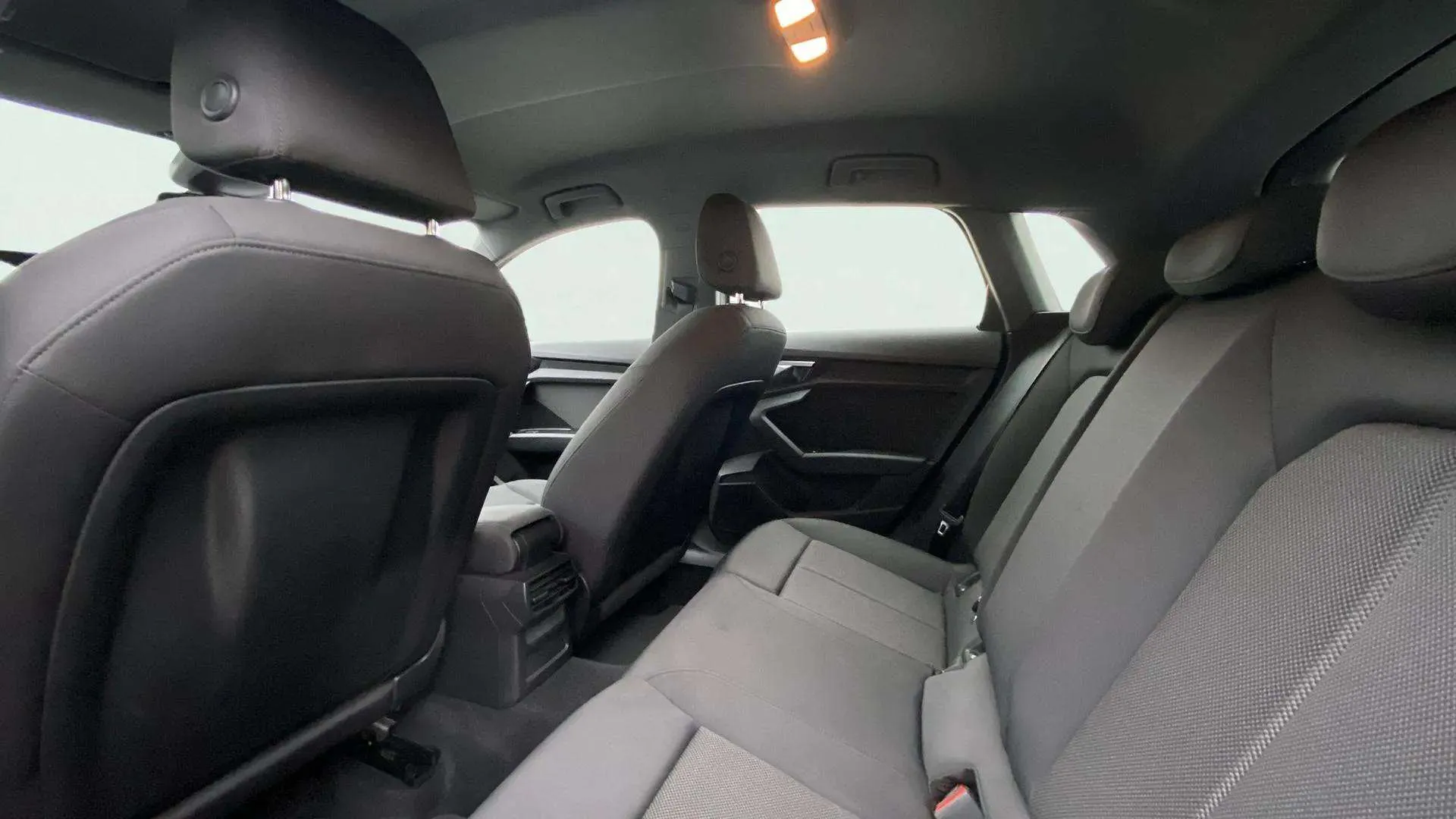 Audi A3 Sportback Advanced 30 TFSI - foto 11
