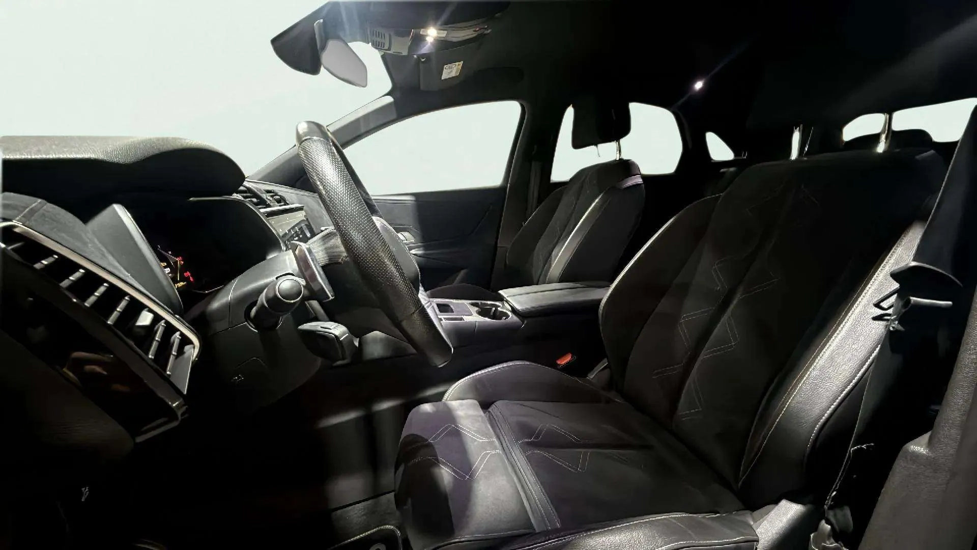 DS DS 7 BlueHDi 130 Performance Line - foto 13