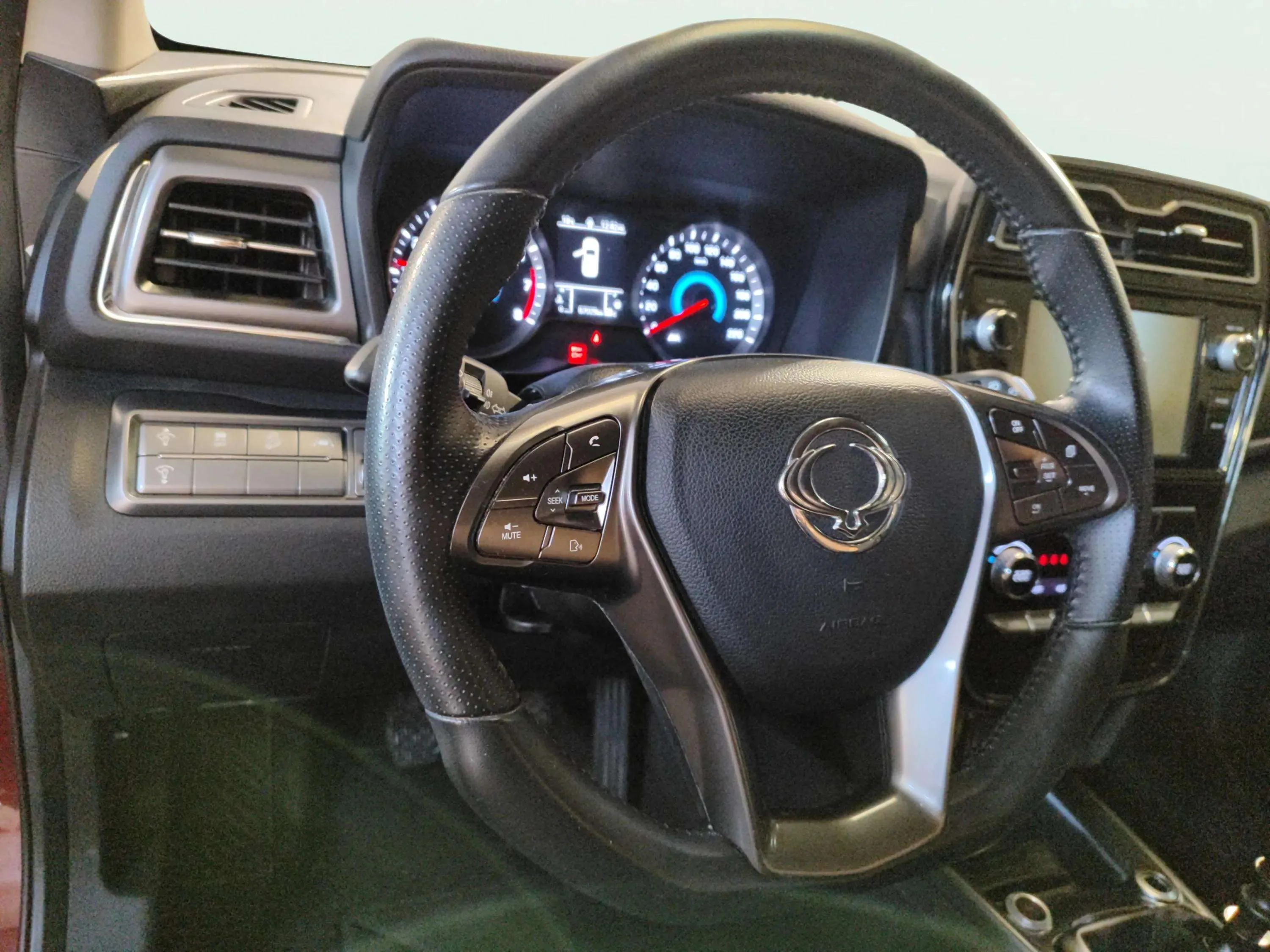 SsangYong Tivoli G15T Urban Plus - foto 9