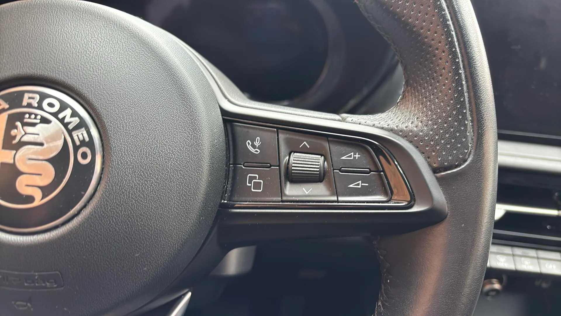 Alfa Romeo Tonale 1.5 MHEV Gasolina Sprint FWD - foto 16