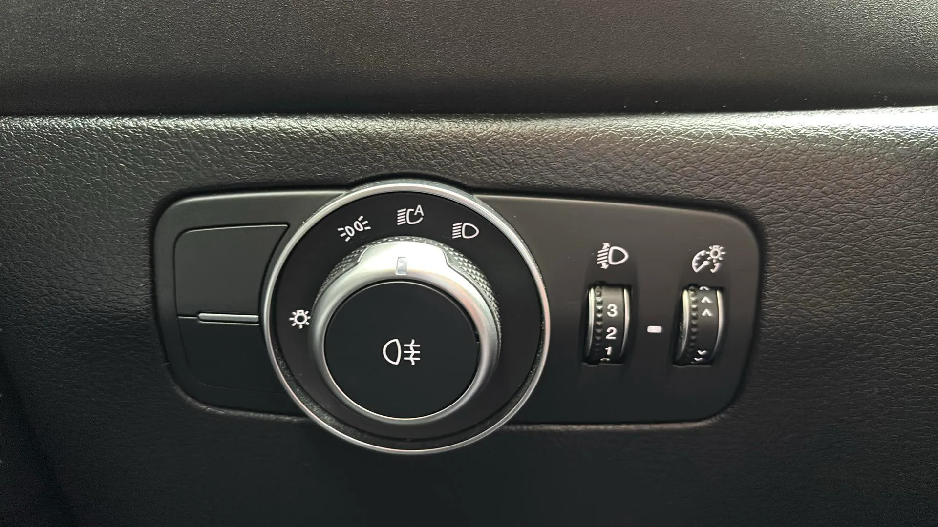 Alfa Romeo Tonale 1.5 MHEV Gasolina Sprint FWD - foto 27
