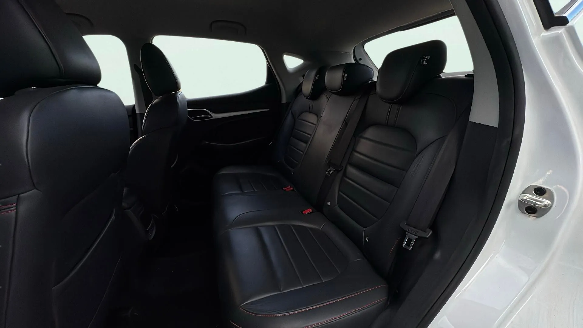 MG ZS 1.5 Luxury - foto 18