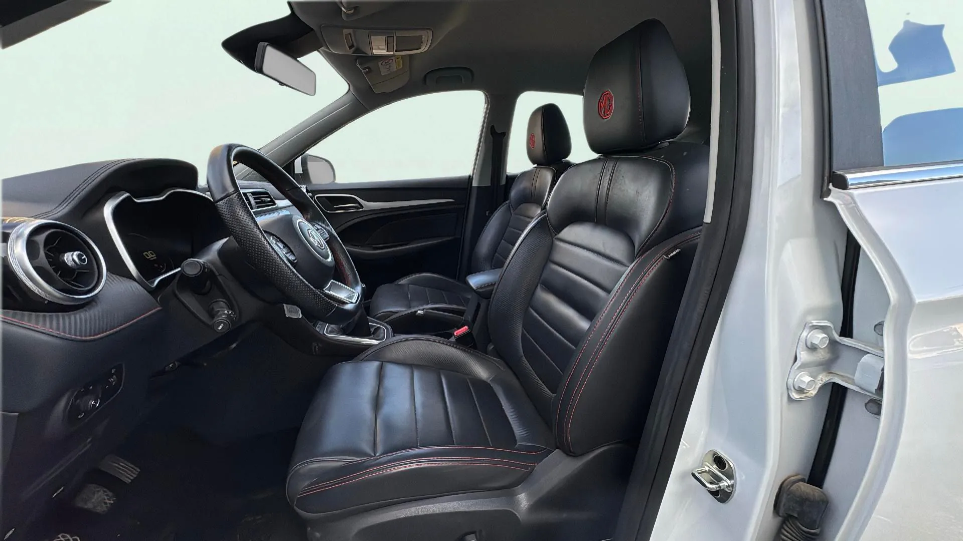 MG ZS 1.5 Luxury - foto 10