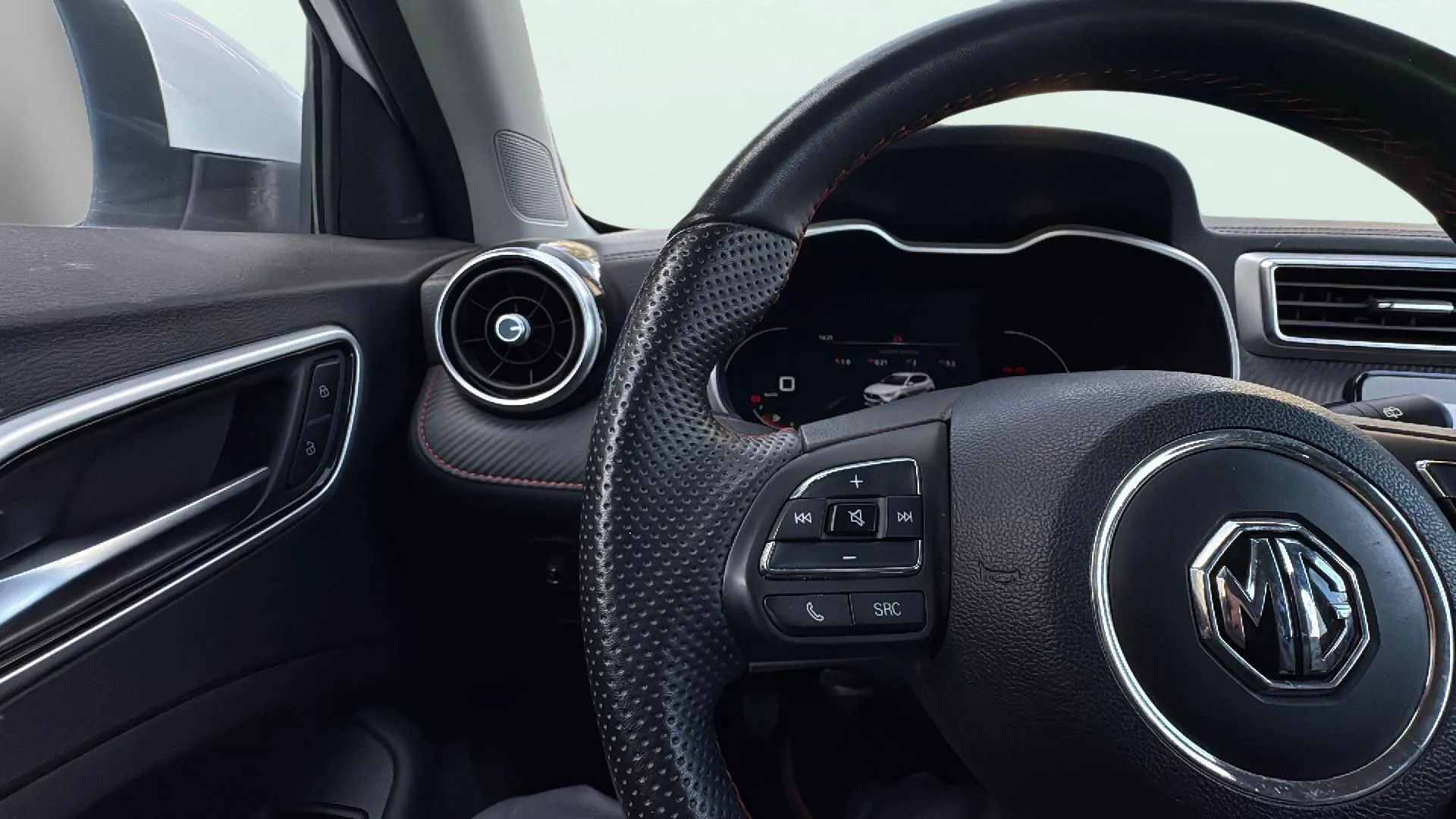 MG ZS 1.5 Luxury - foto 15