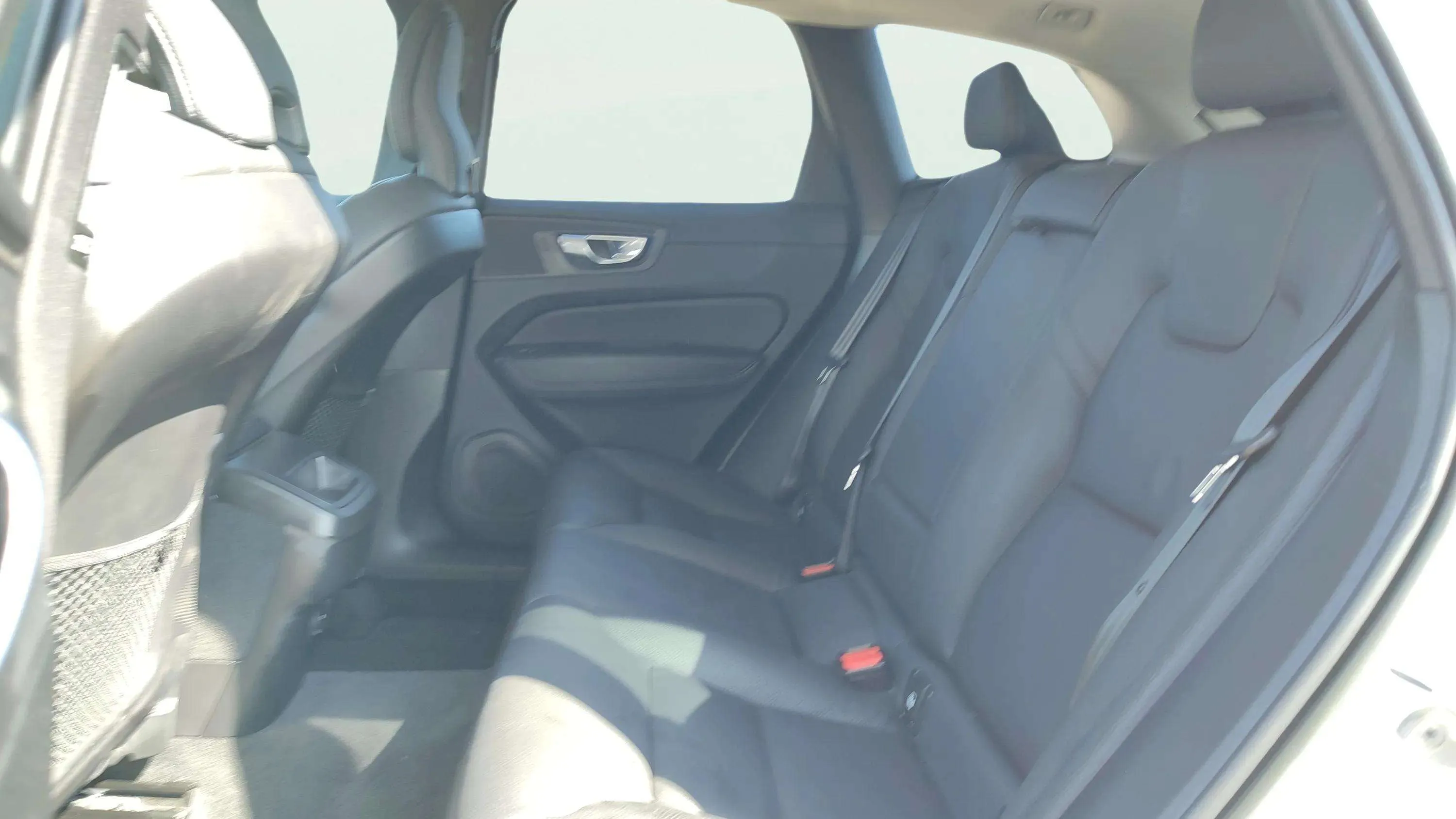 Volvo XC60 2.0 B4 D Plus Dark - foto 11