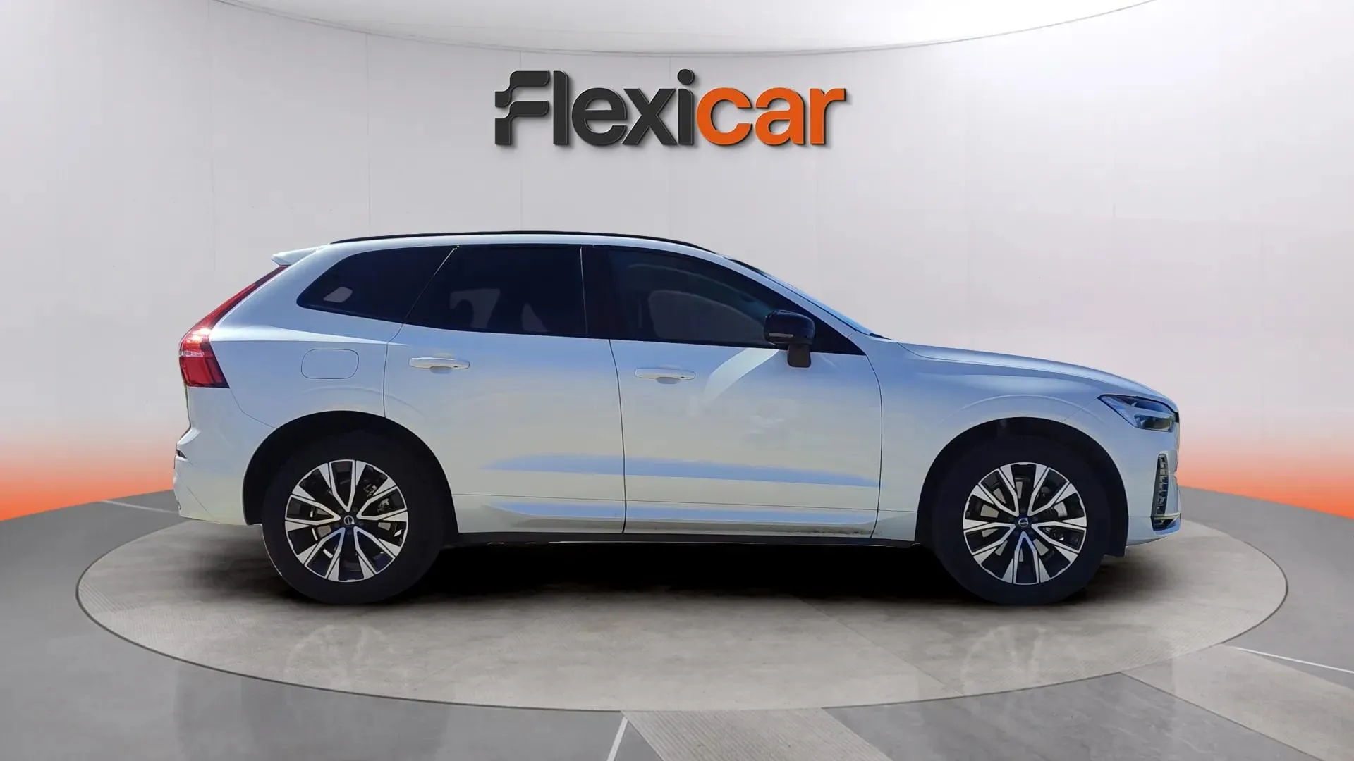 Volvo XC60 2.0 B4 D Plus Dark - foto 3