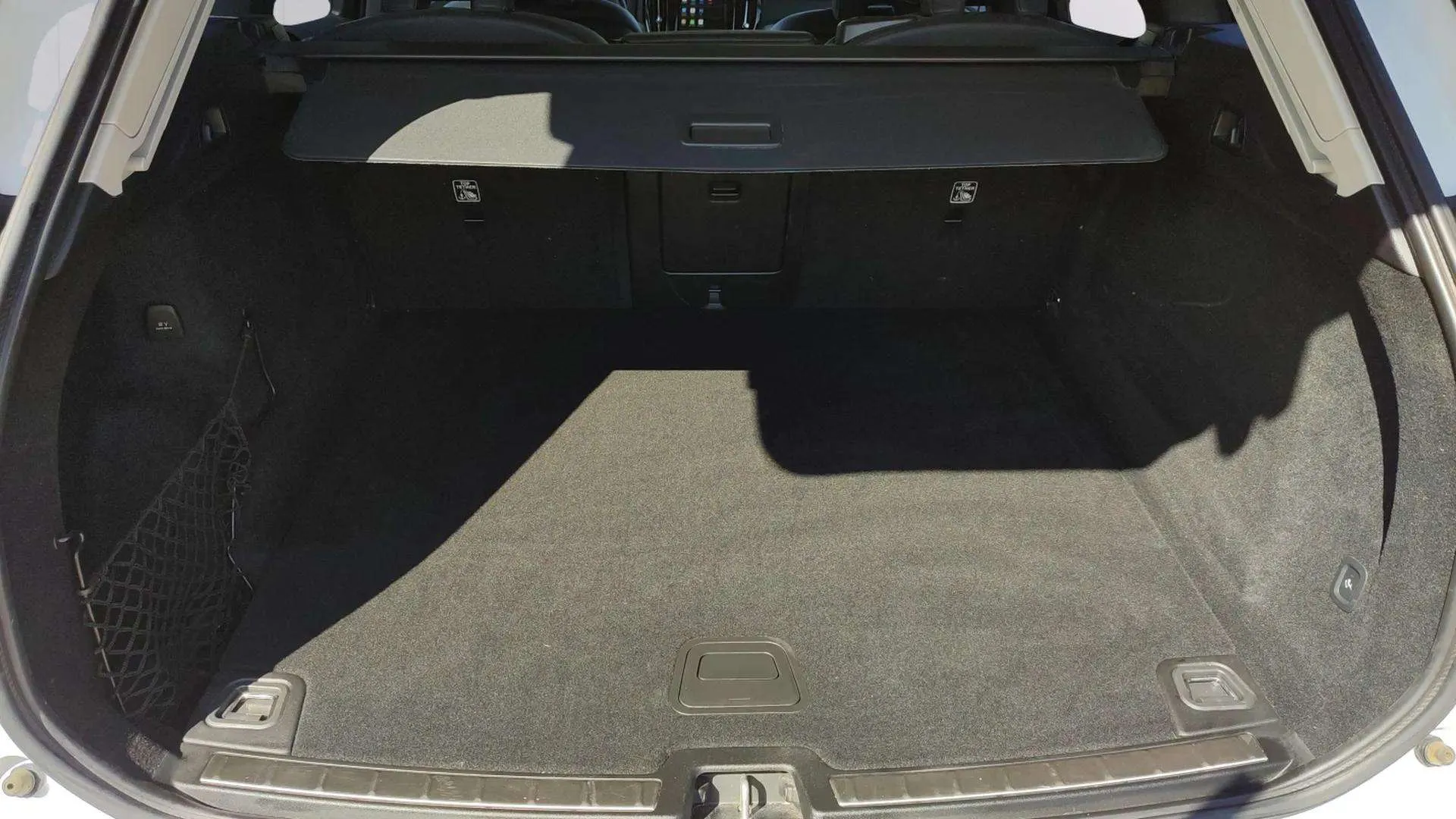 Volvo XC60 2.0 B4 D Plus Dark - foto 13