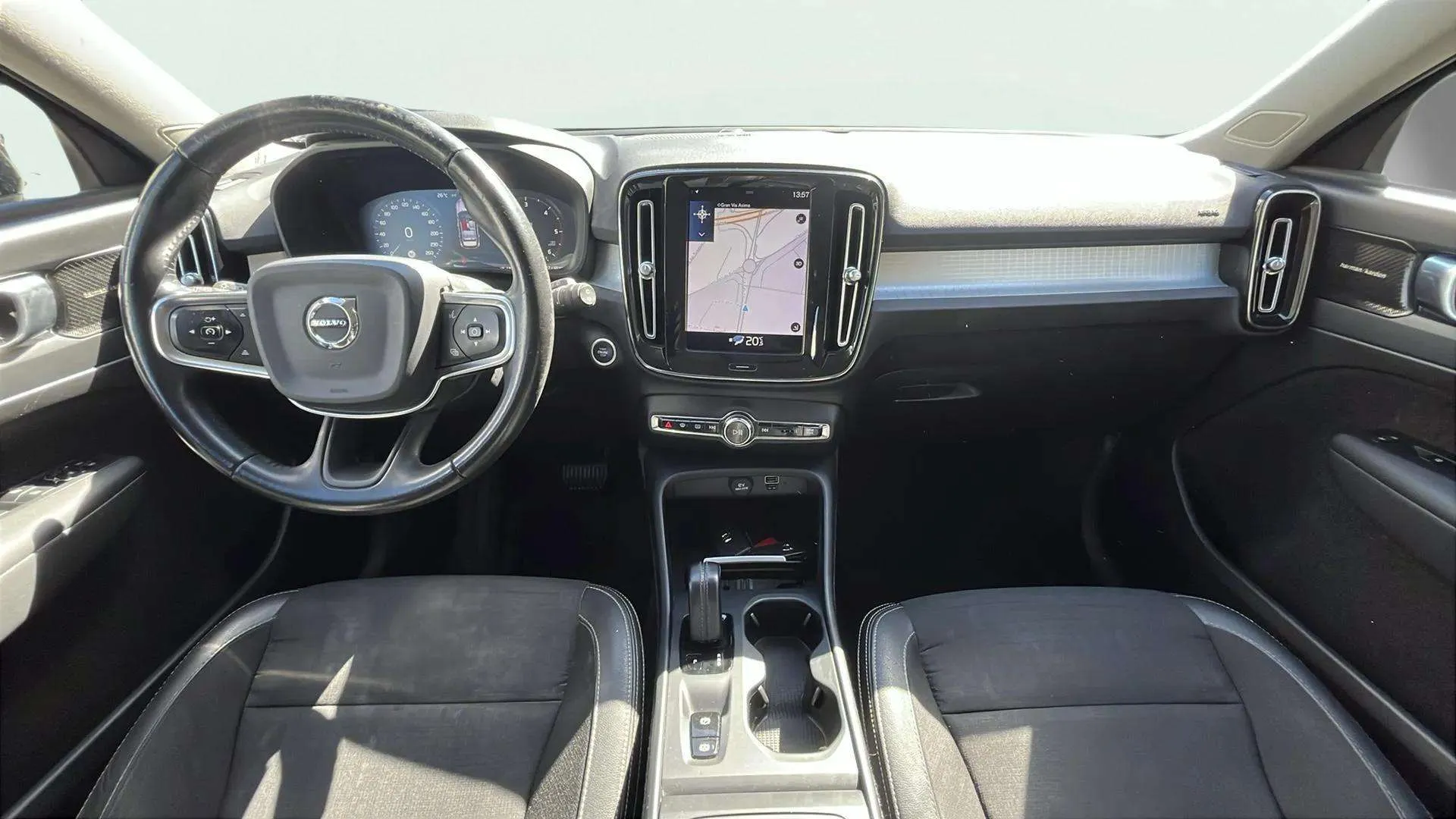 Volvo XC40 2.0 D3 AWD Business Plus - foto 12