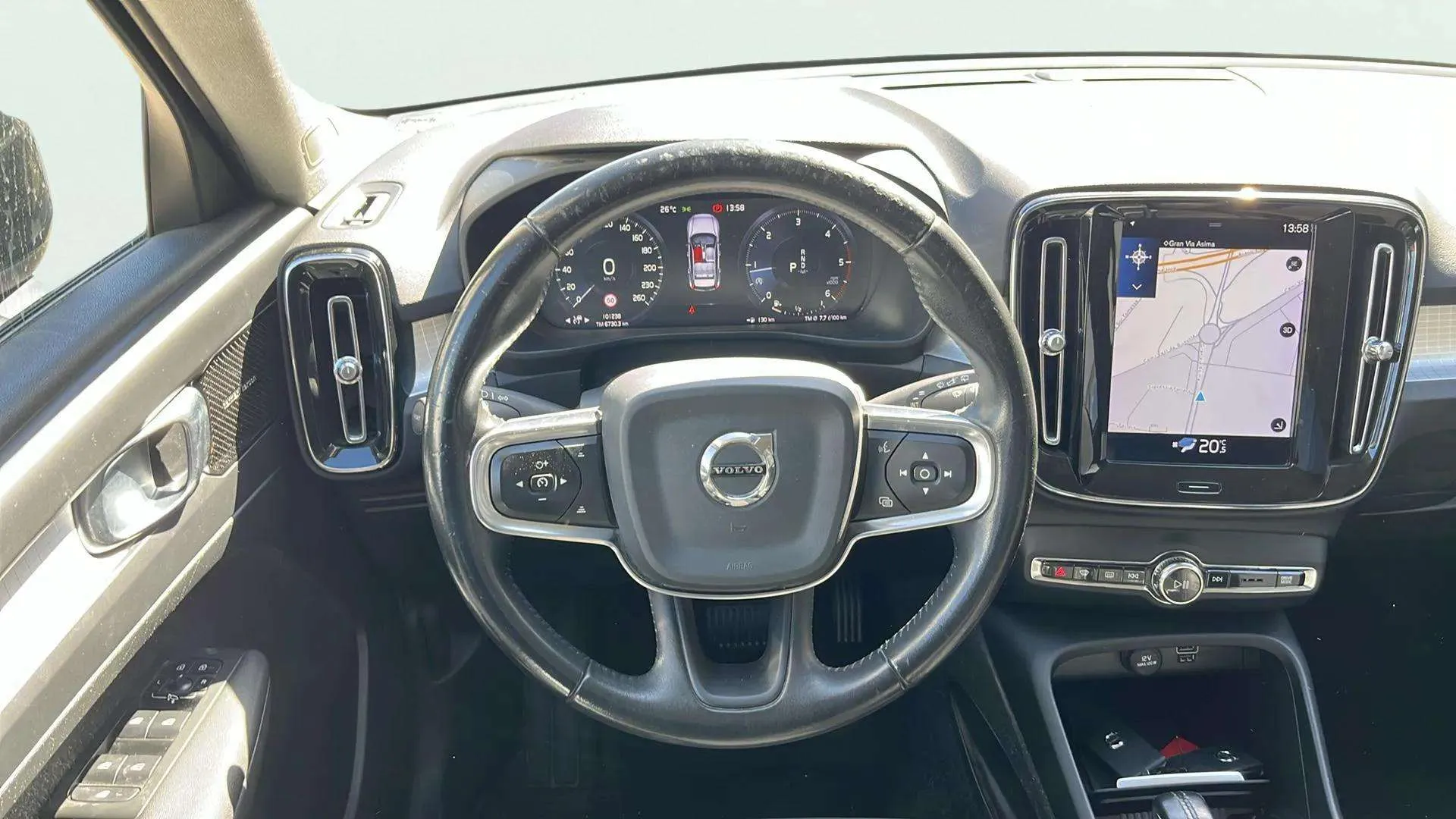 Volvo XC40 2.0 D3 AWD Business Plus - foto 11