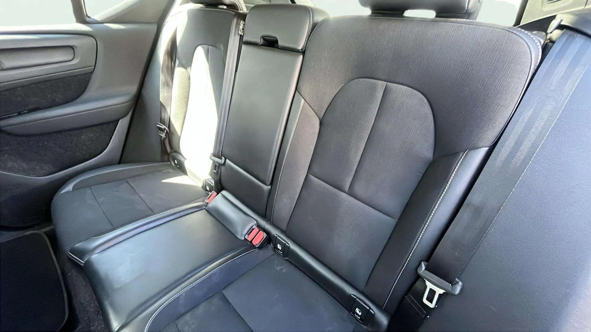Volvo XC40 2.0 D3 AWD Business Plus - foto 19