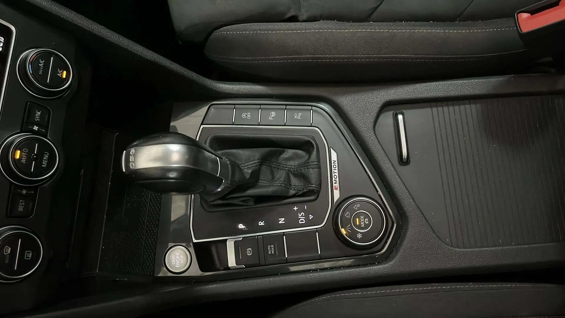 Volkswagen Tiguan Sport 2.0 TDI 4Motion DSG - foto 8