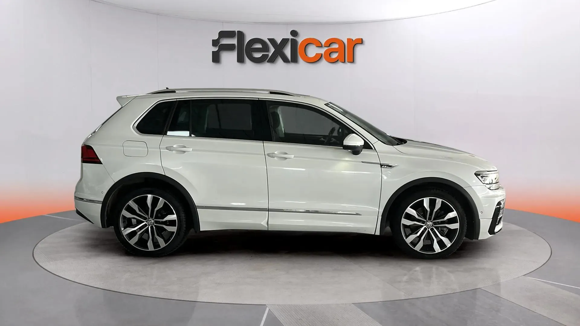 Volkswagen Tiguan Sport 2.0 TDI 4Motion DSG - foto 4