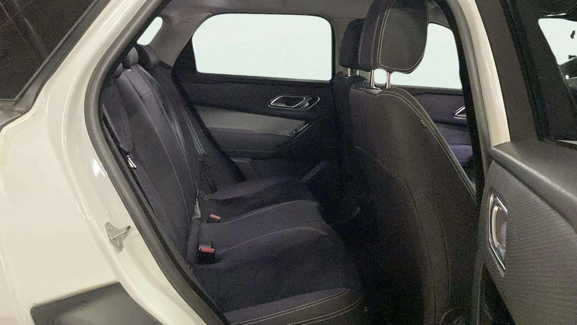 Land Rover Range Rover Velar 2.0 D180 4WD - foto 26