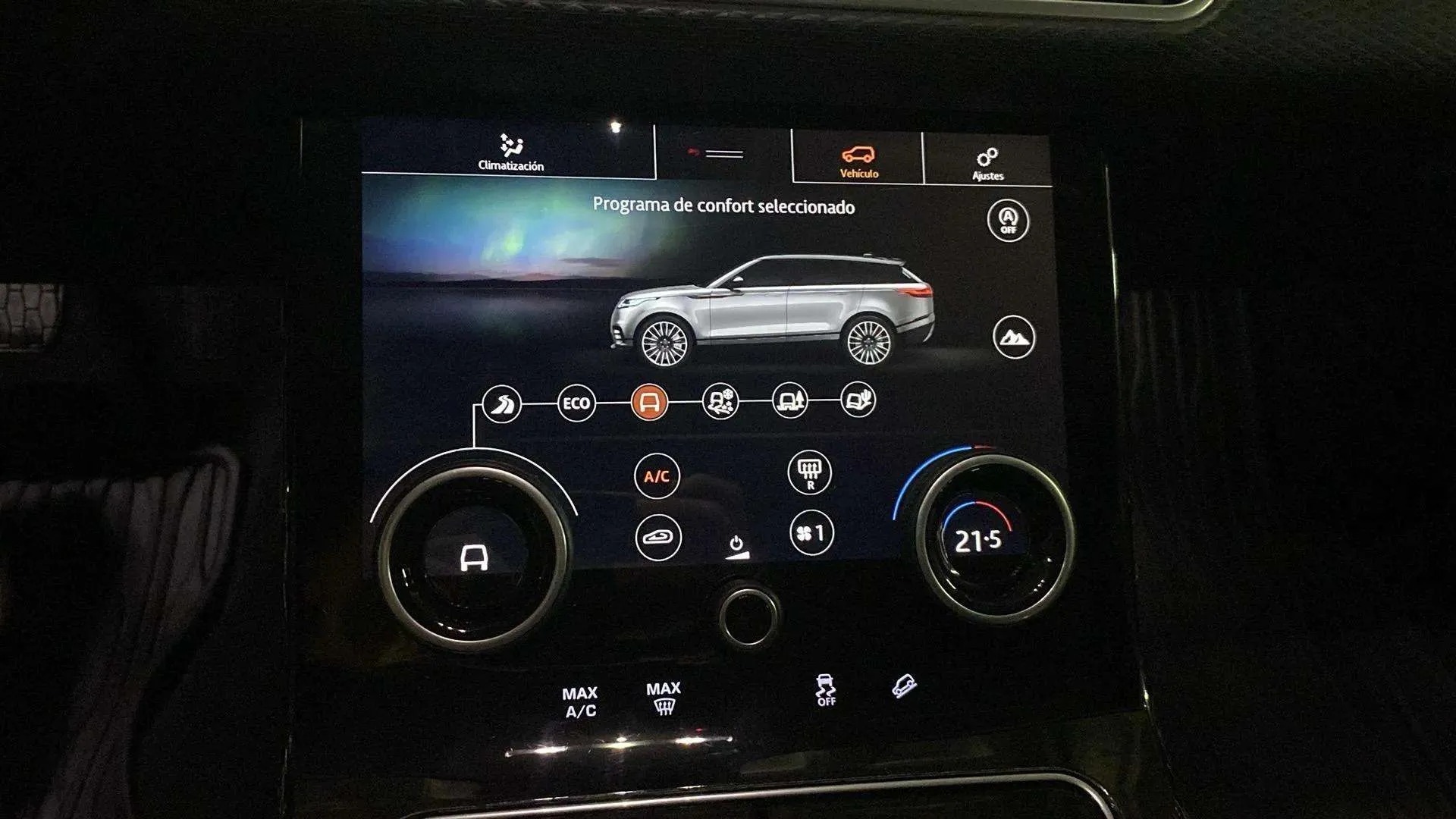 Land Rover Range Rover Velar 2.0 D180 4WD - foto 24
