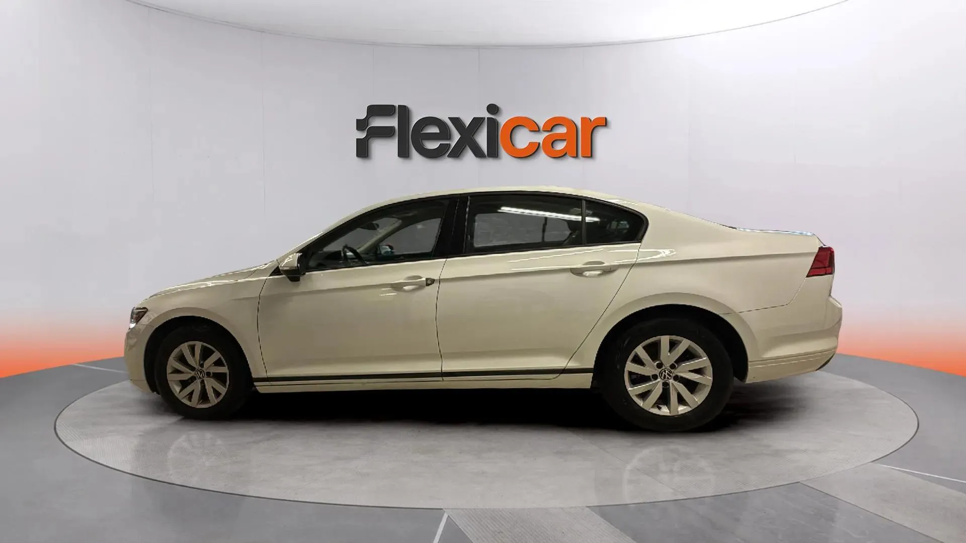 Volkswagen Passat 2.0 TDI DSG - foto 4