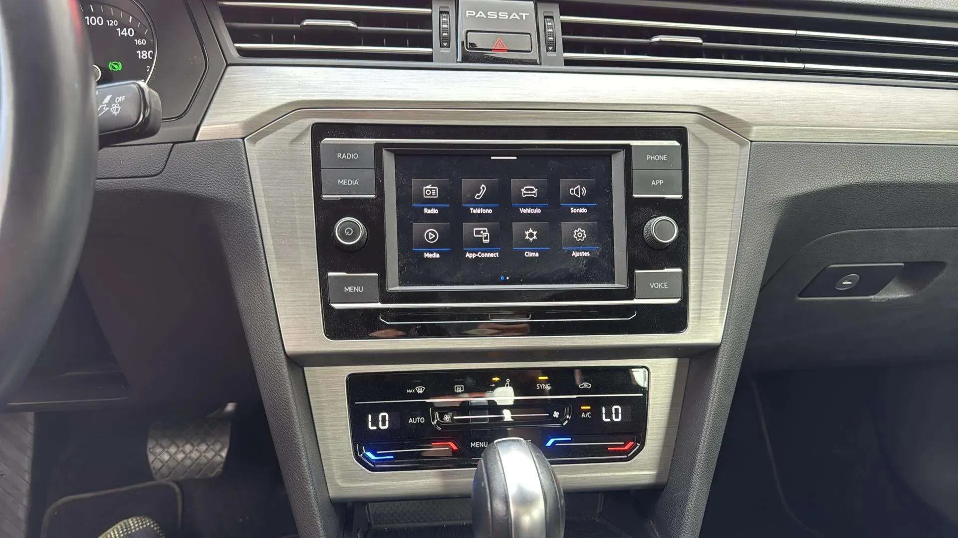 Volkswagen Passat 2.0 TDI DSG - foto 11