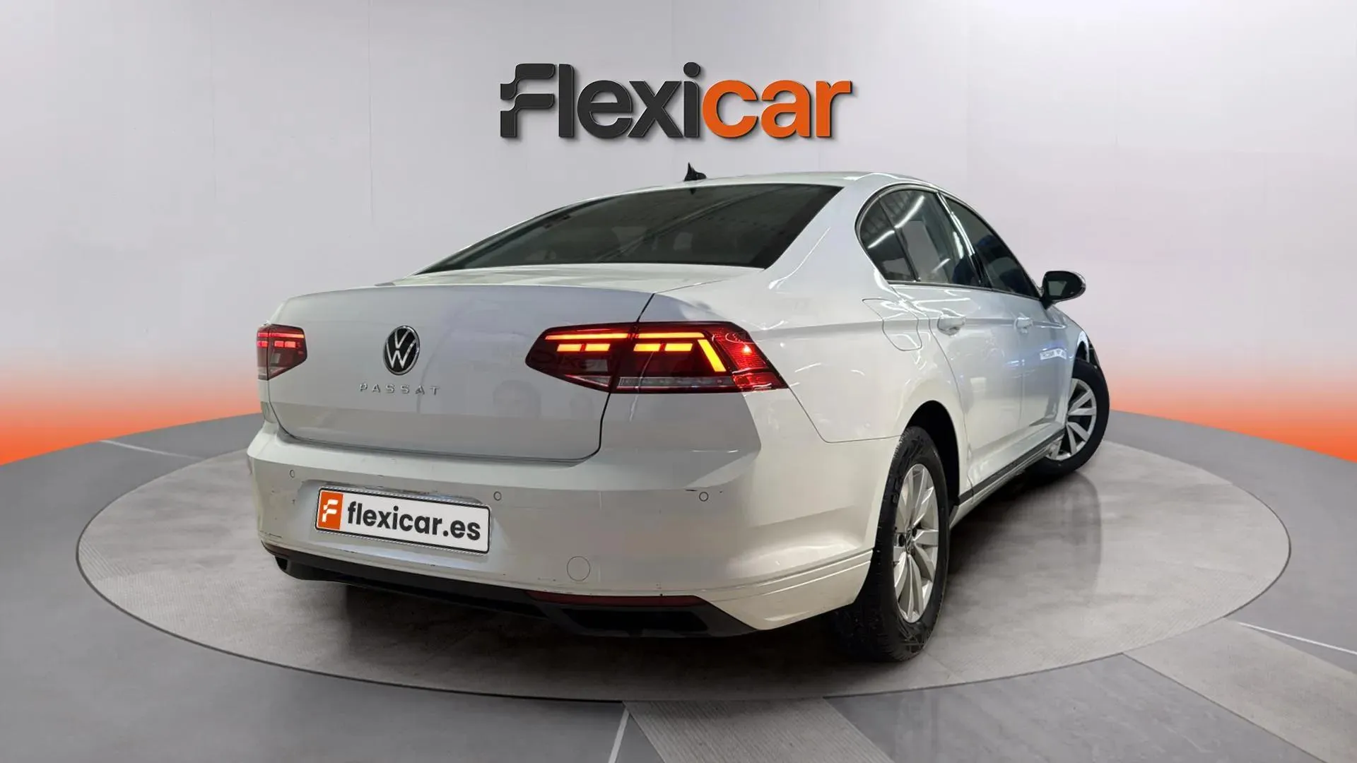 Volkswagen Passat 2.0 TDI DSG - foto 7
