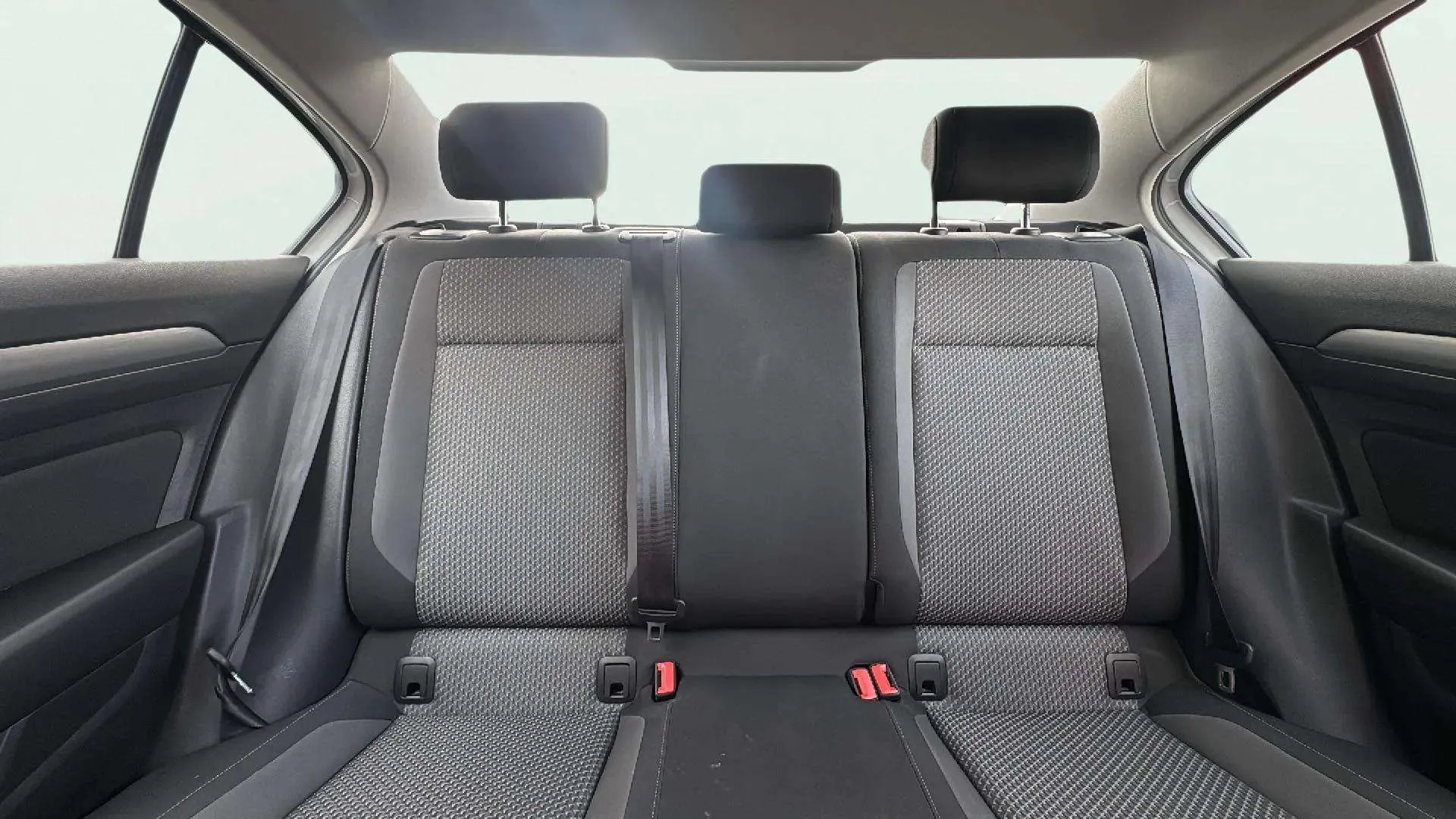 Volkswagen Passat 2.0 TDI DSG - foto 15